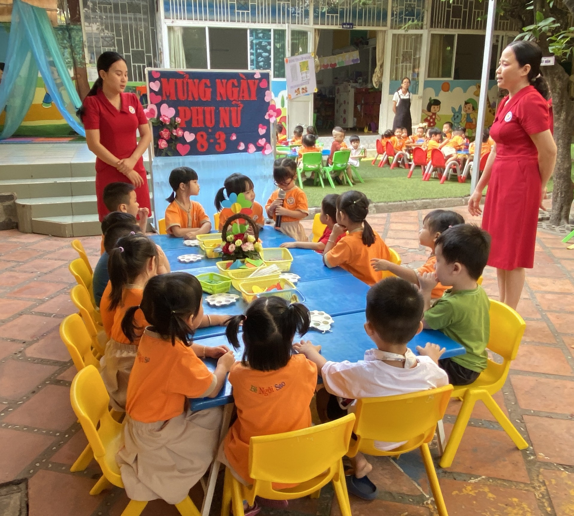 BÔNG HOA TẶNG MẸ 8-3-2023