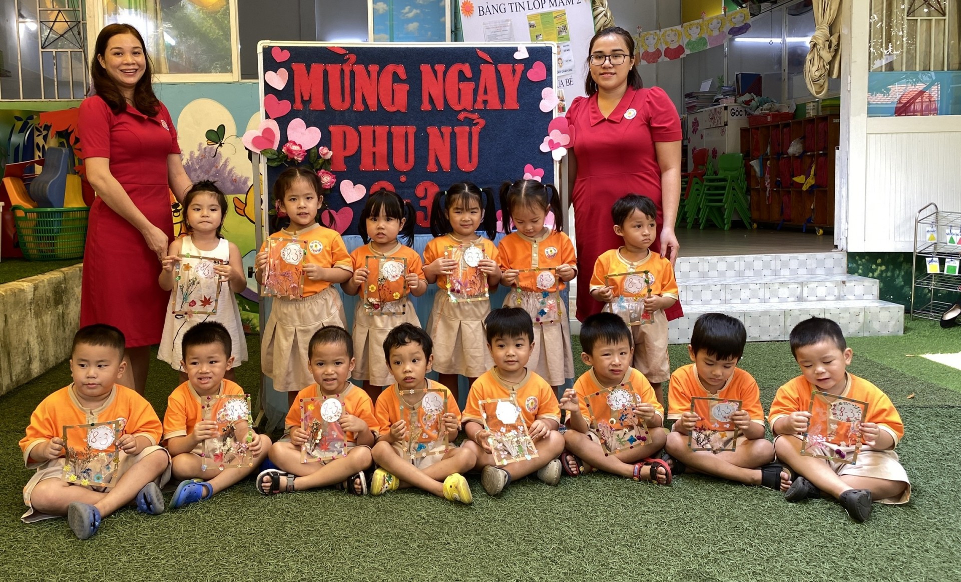 BÔNG HOA TẶNG MẸ 8-3-2023