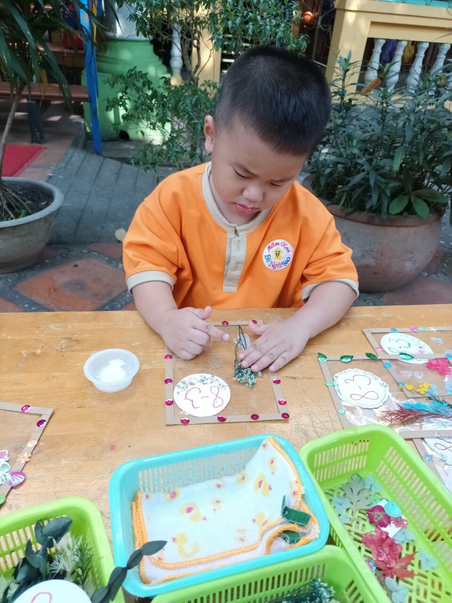 BÔNG HOA TẶNG MẸ 8-3-2023