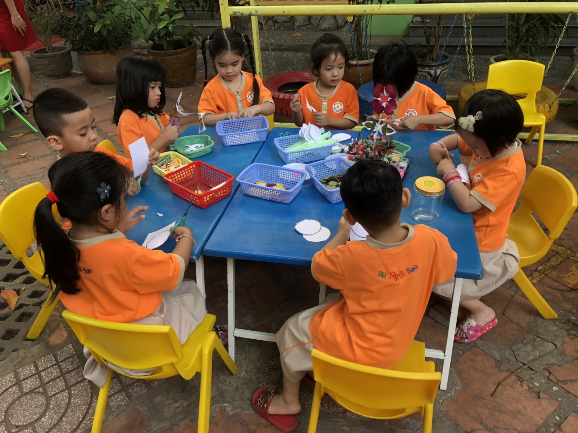 BÔNG HOA TẶNG MẸ 8-3-2023