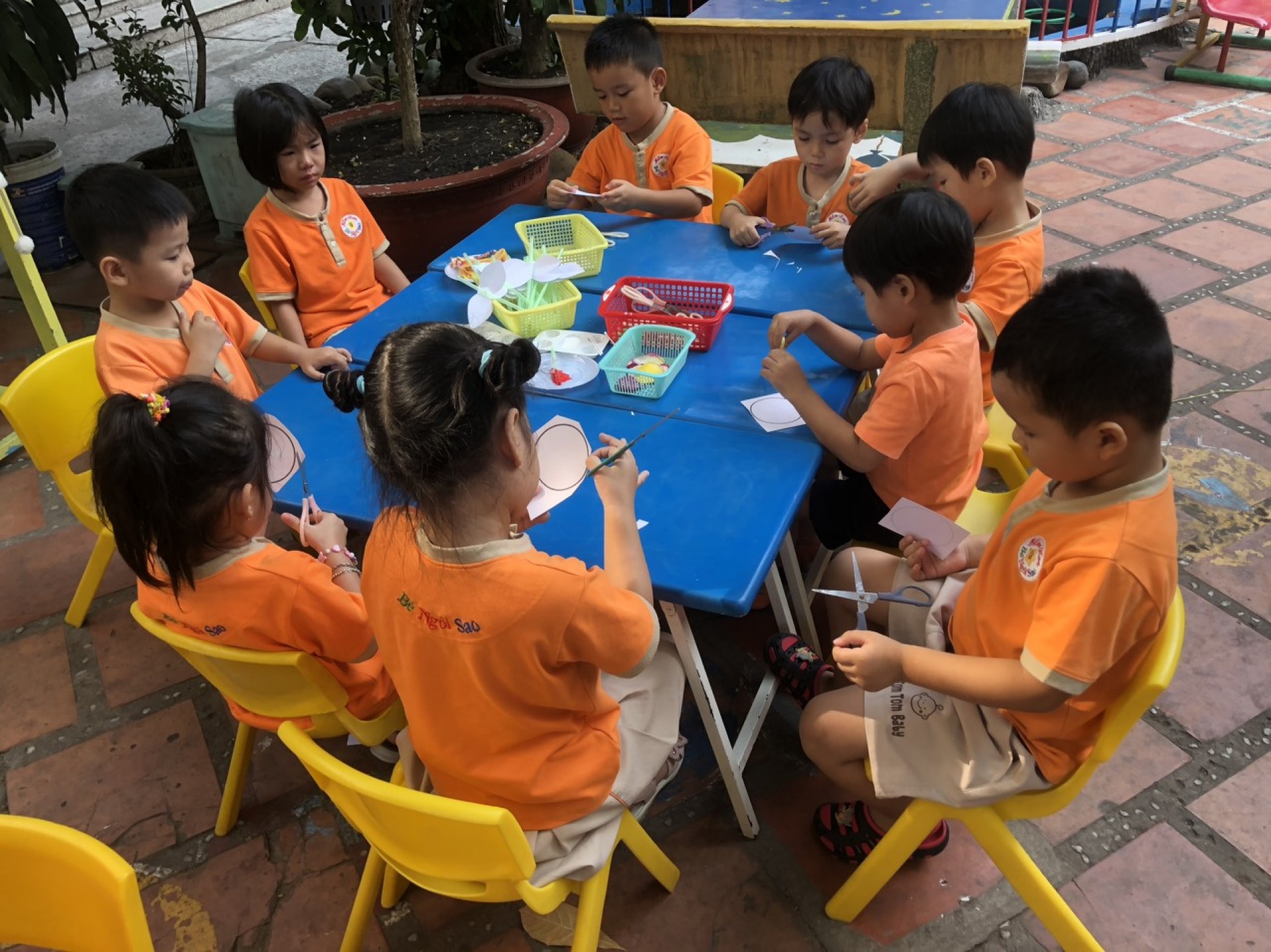 BÔNG HOA TẶNG MẸ 8-3-2023