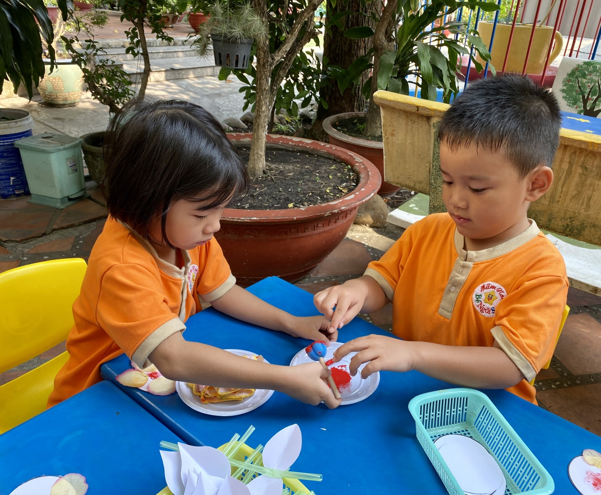 BÔNG HOA TẶNG MẸ 8-3-2023