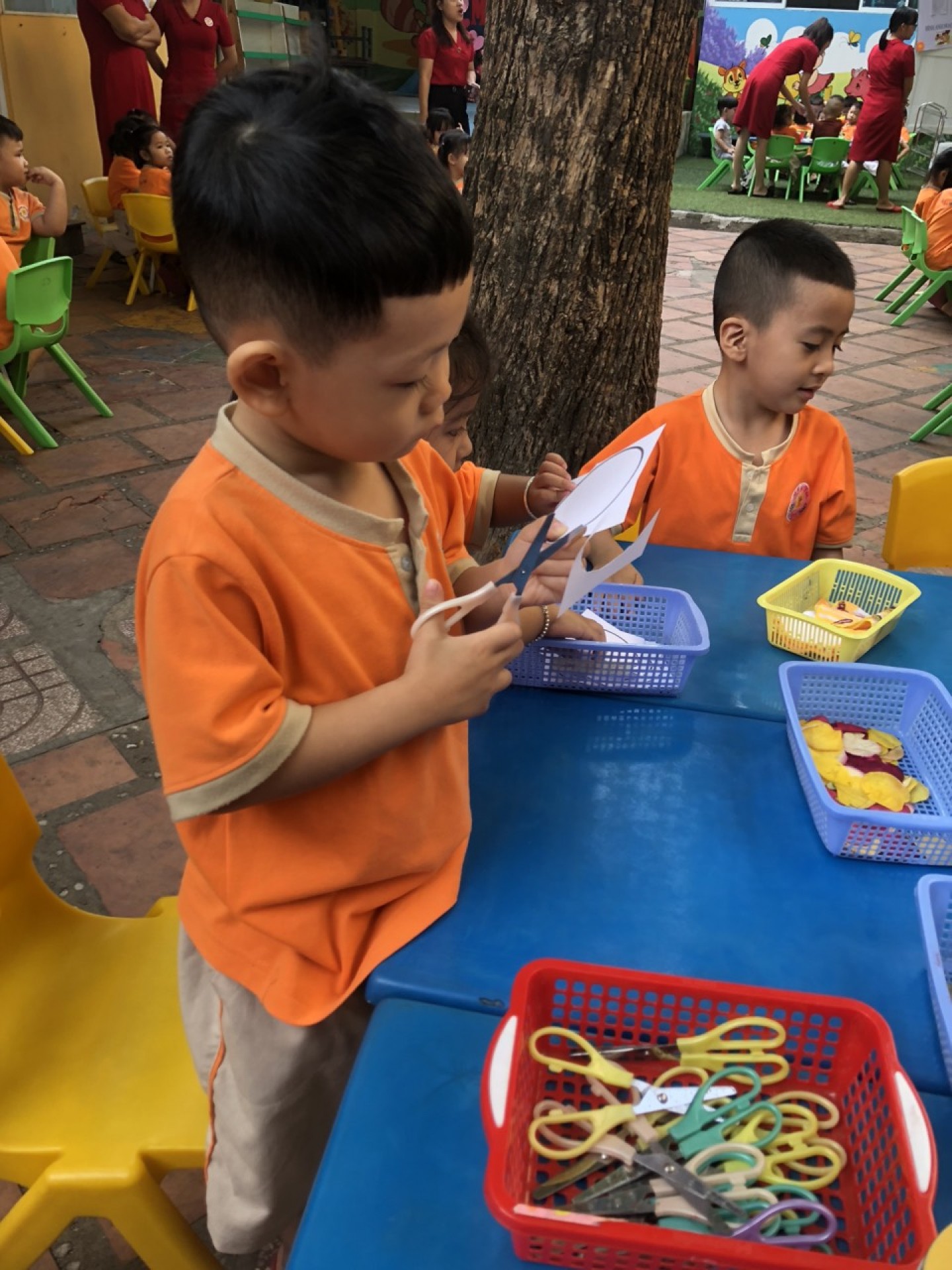 BÔNG HOA TẶNG MẸ 8-3-2023