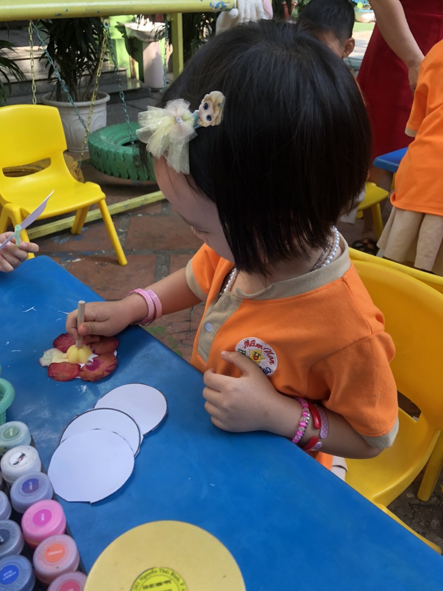 BÔNG HOA TẶNG MẸ 8-3-2023