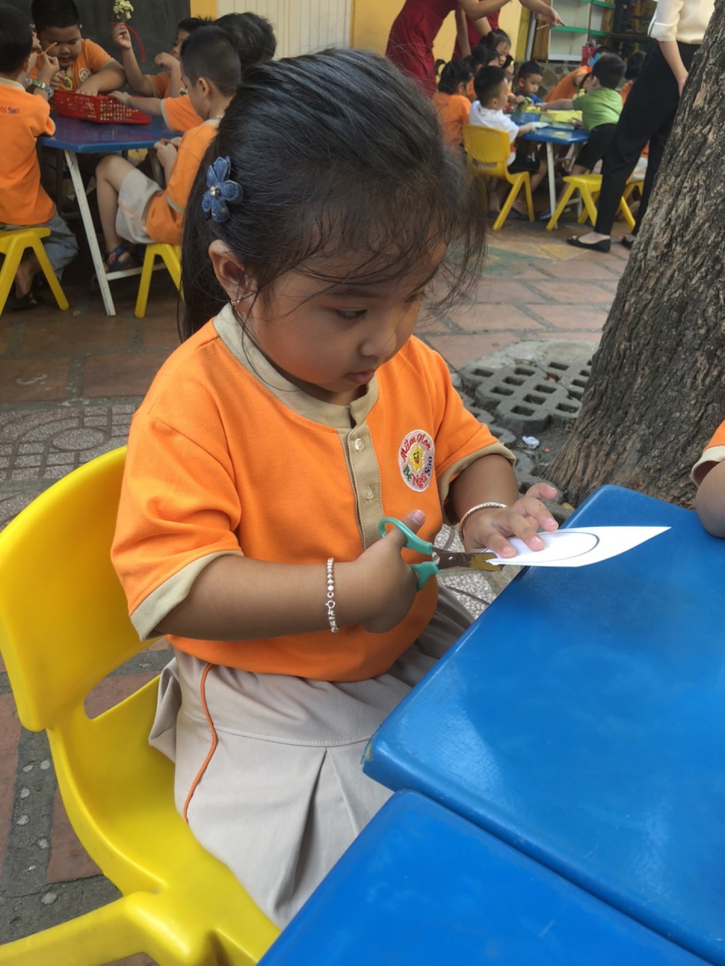 BÔNG HOA TẶNG MẸ 8-3-2023