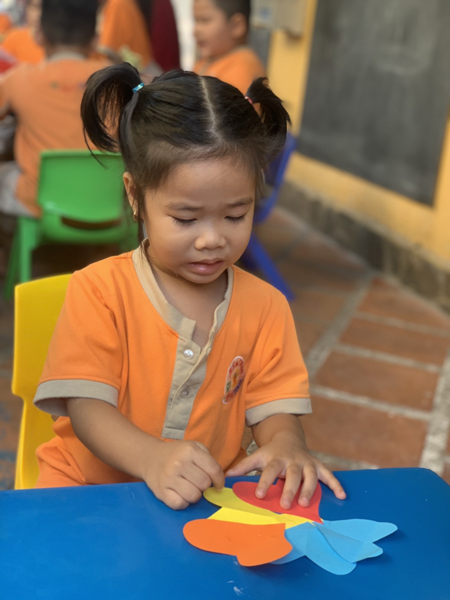 BÔNG HOA TẶNG MẸ 8-3-2023