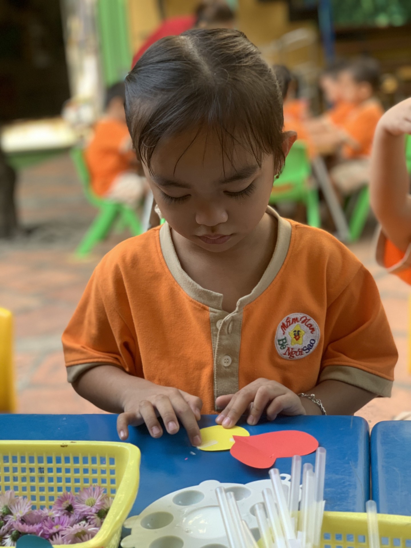 BÔNG HOA TẶNG MẸ 8-3-2023