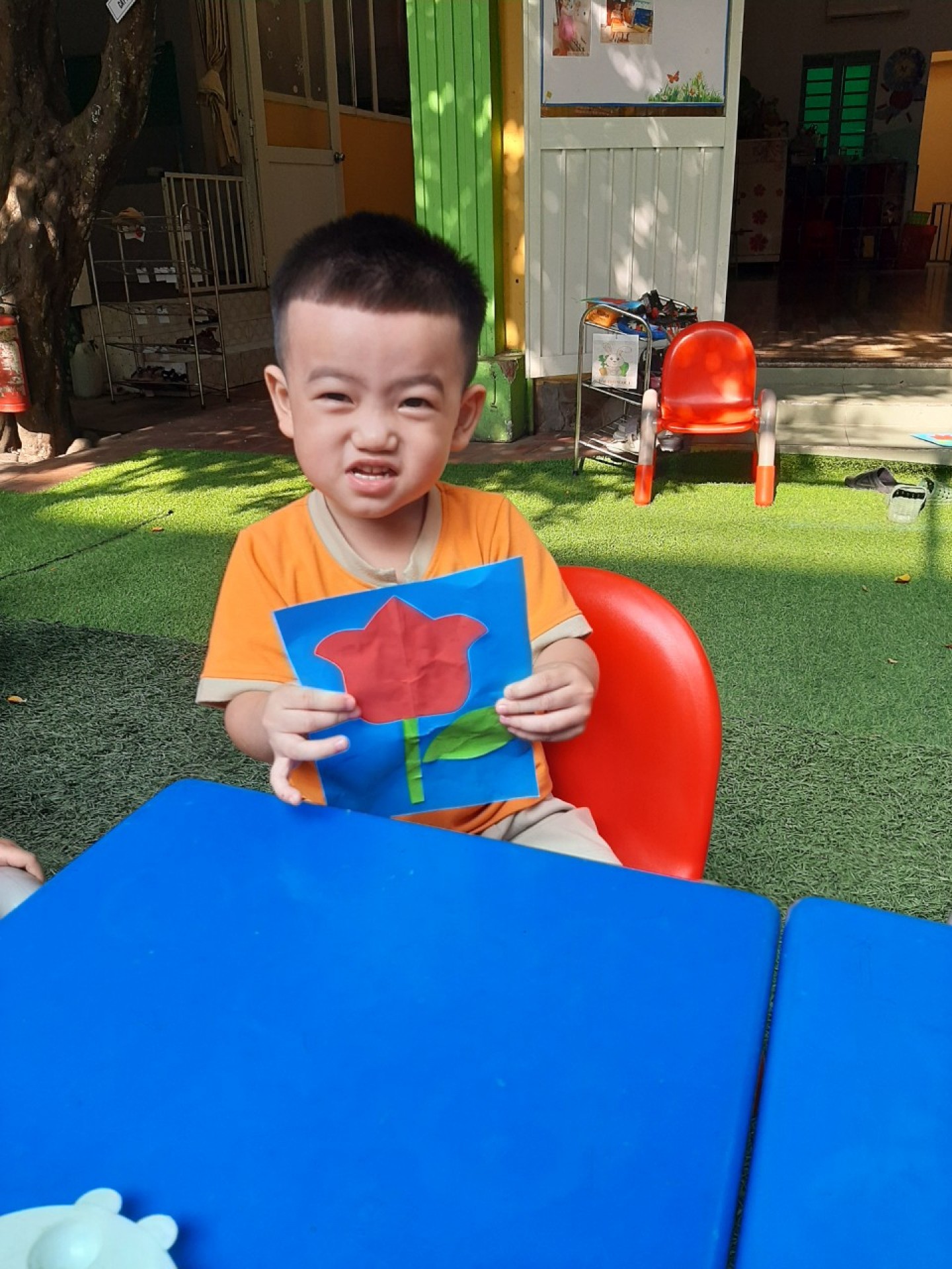 BÔNG HOA TẶNG MẸ 8-3-2023