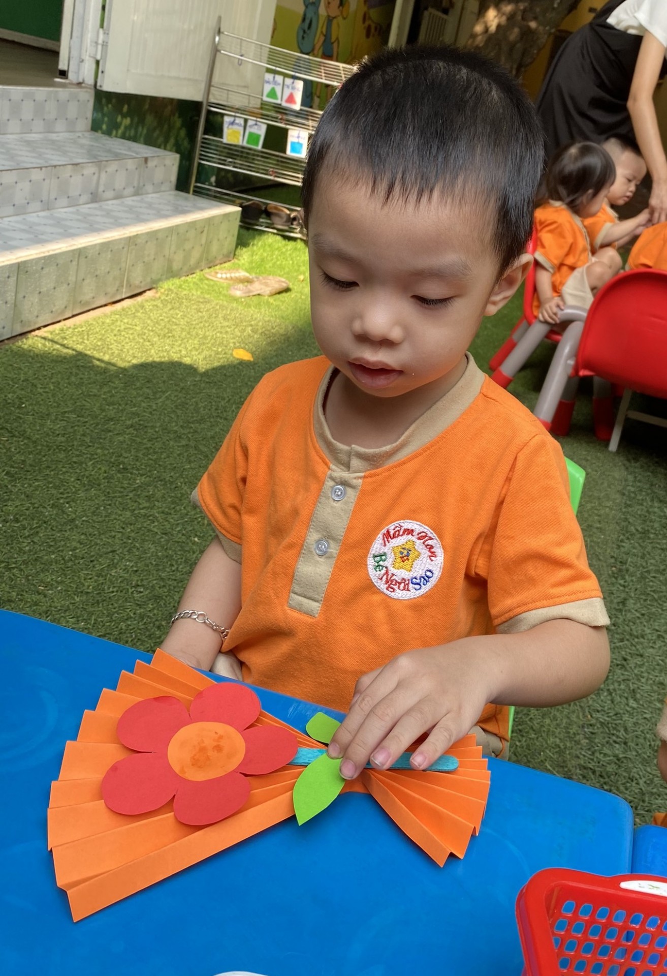 BÔNG HOA TẶNG MẸ 8-3-2023