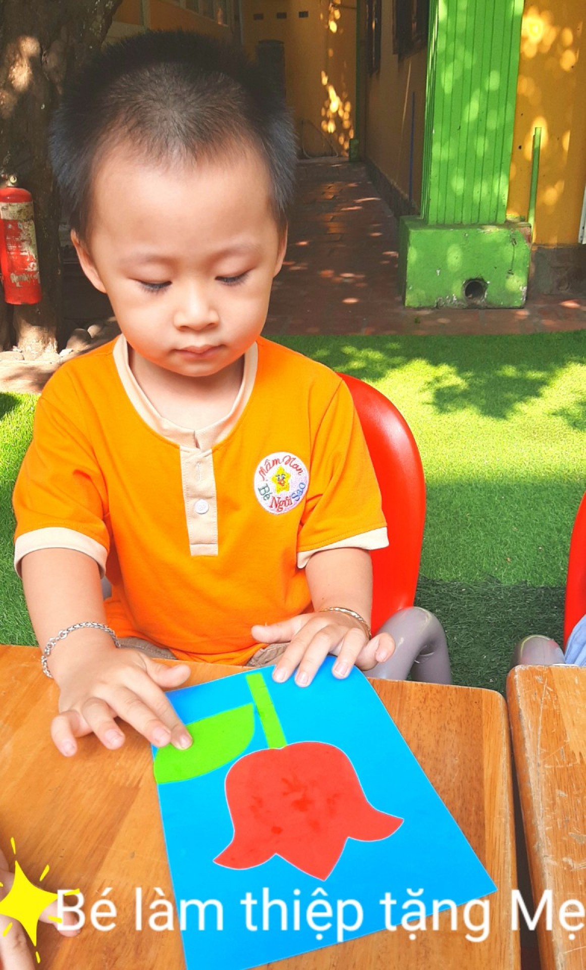 BÔNG HOA TẶNG MẸ 8-3-2023