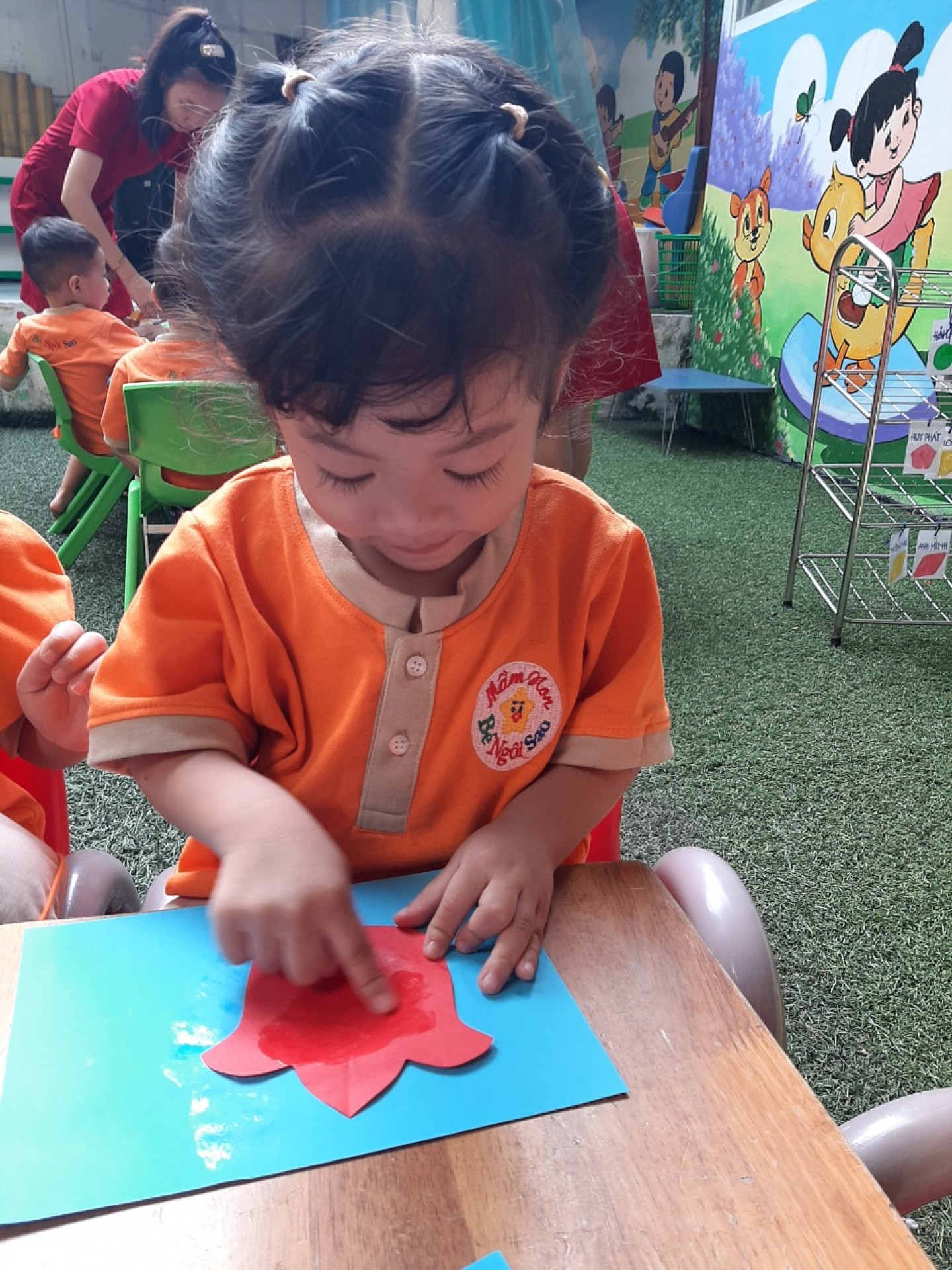 BÔNG HOA TẶNG MẸ 8-3-2023