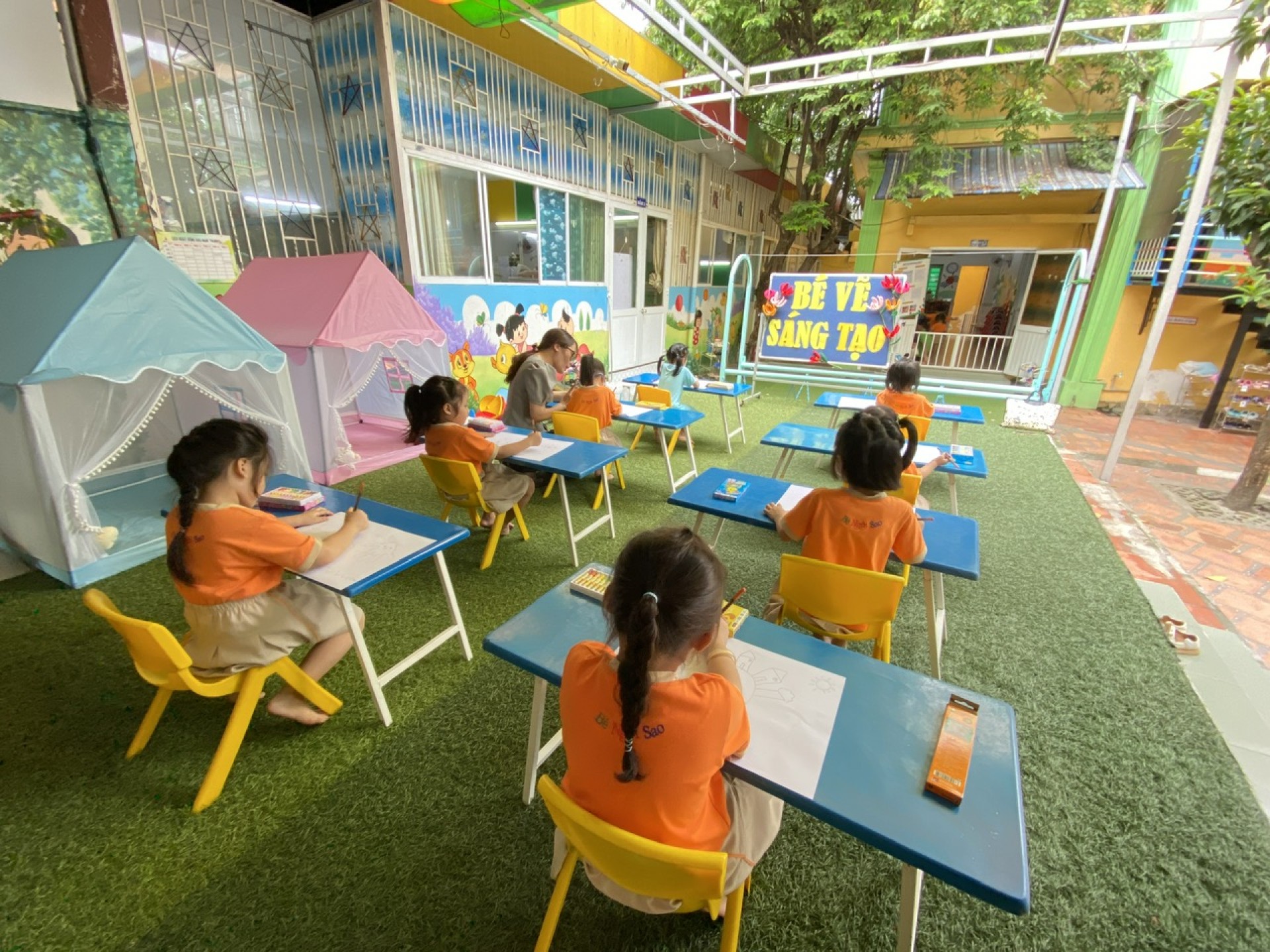 BÉ VẼ SÁNG TẠO CÙNG BITEX