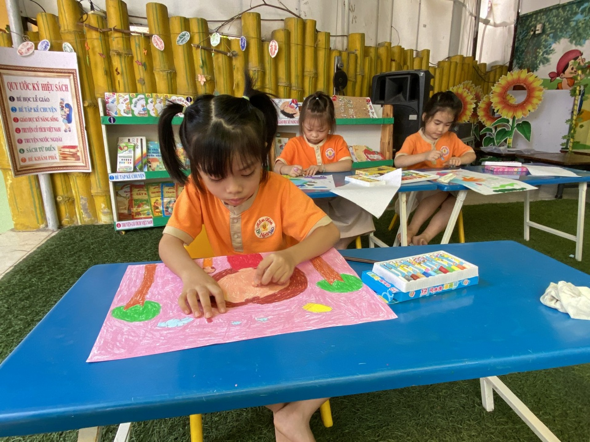 BÉ VẼ SÁNG TẠO CÙNG BITEX