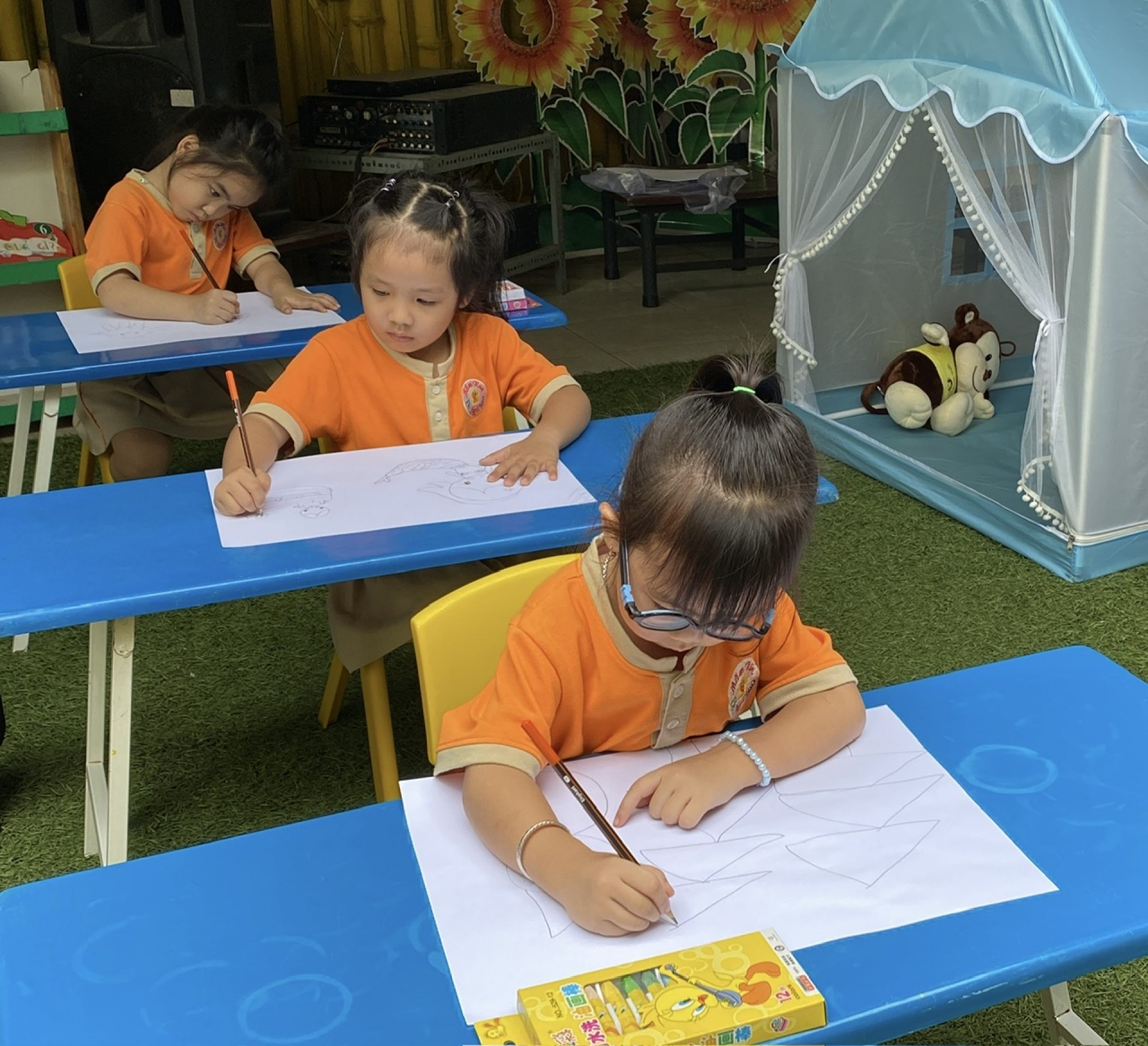 BÉ VẼ SÁNG TẠO CÙNG BITEX