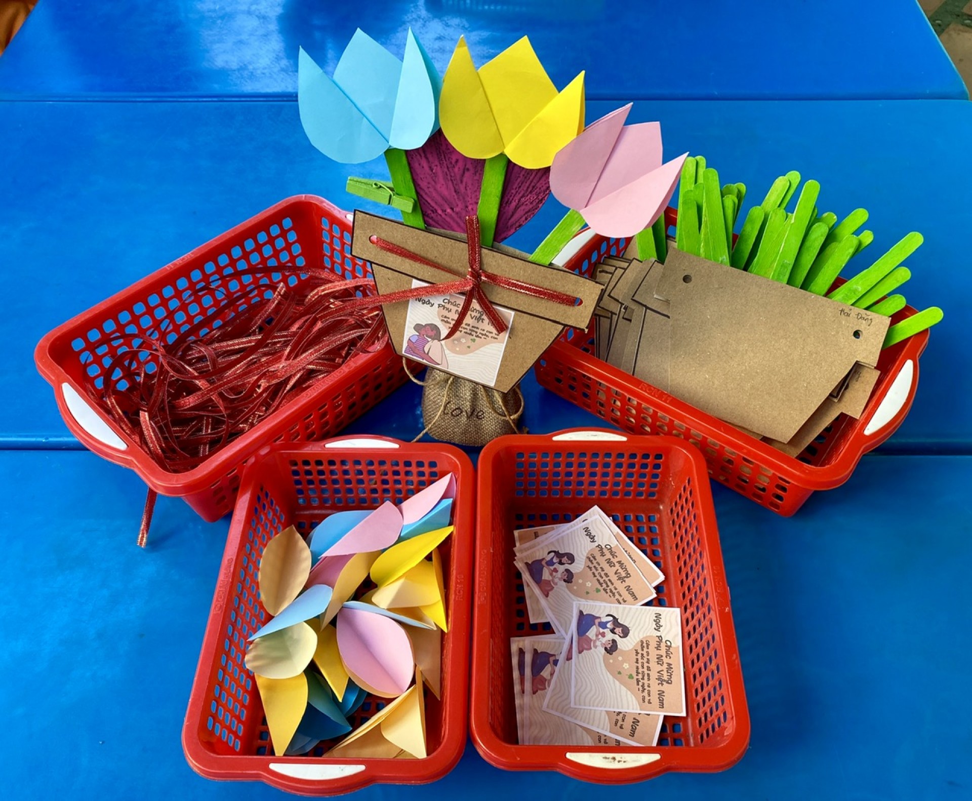 MÓN QUÀ 20/10 CỦA BÉ 