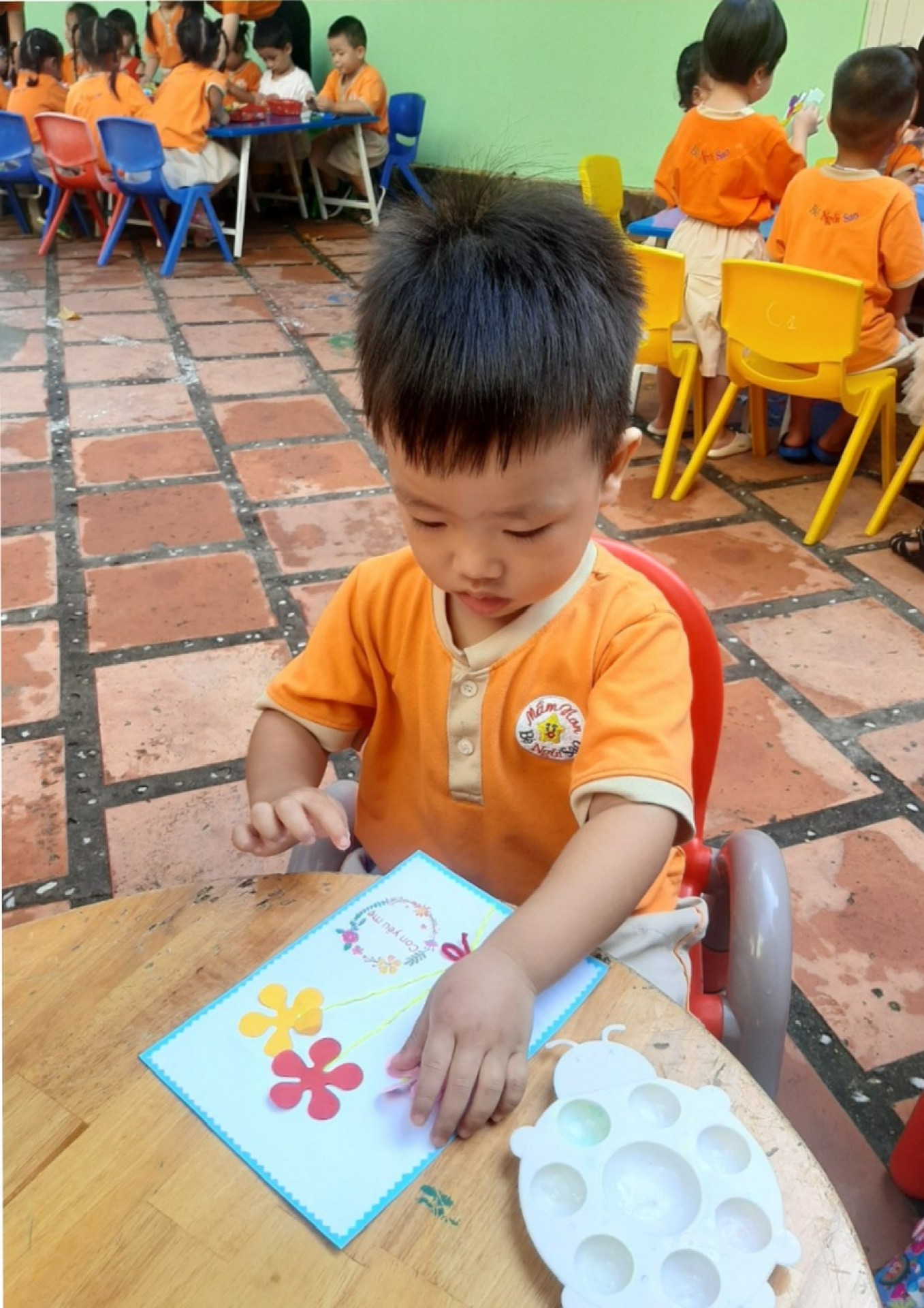 MÓN QUÀ 20/10 CỦA BÉ 