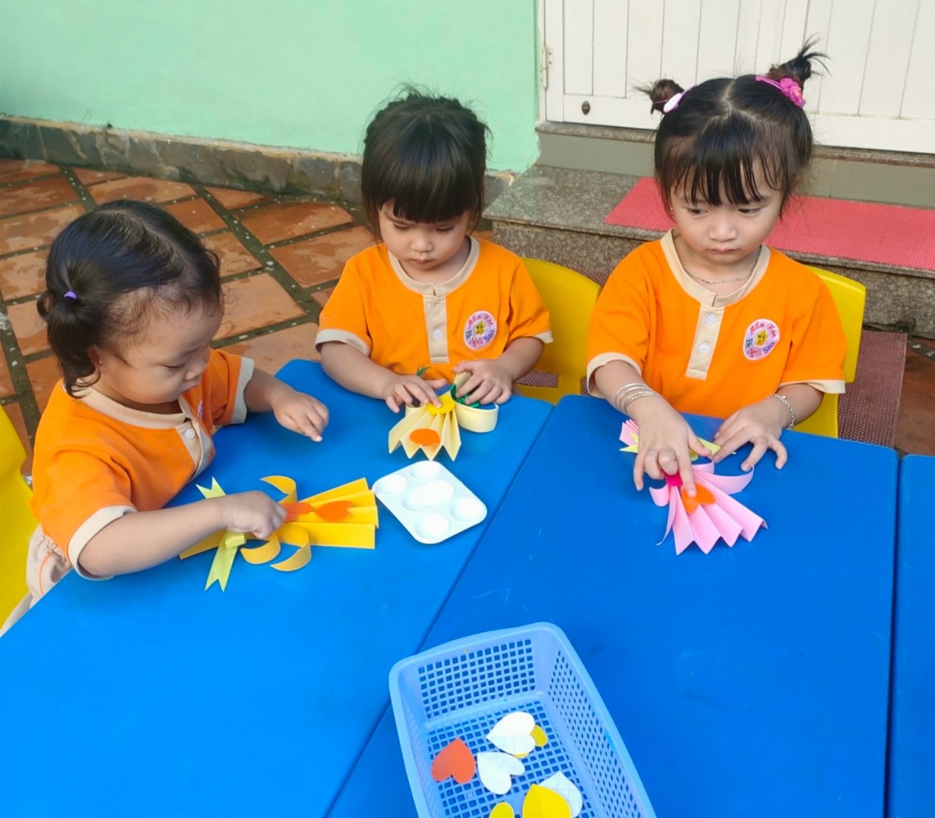 MÓN QUÀ 20/10 CỦA BÉ 