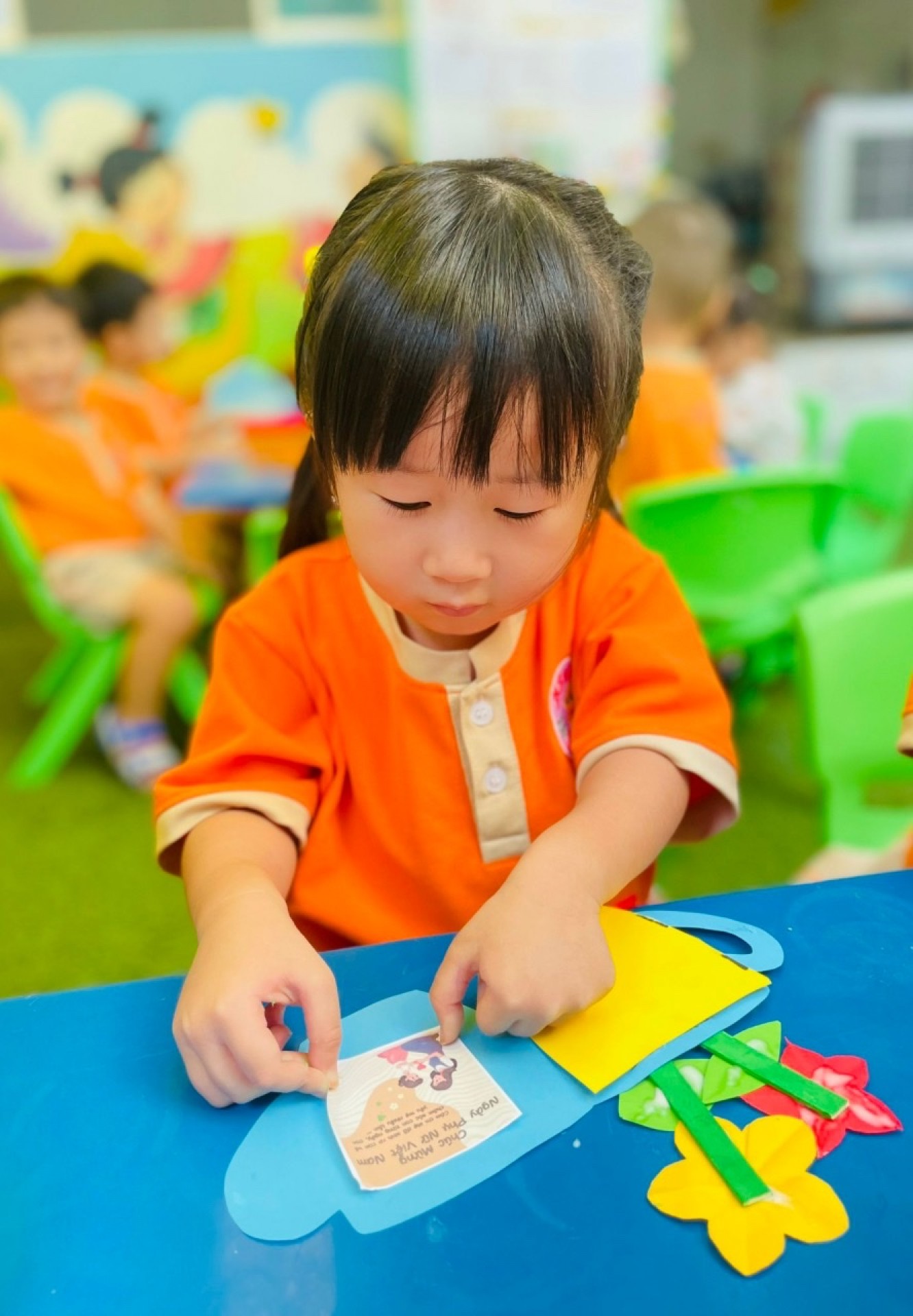 MÓN QUÀ 20/10 CỦA BÉ 