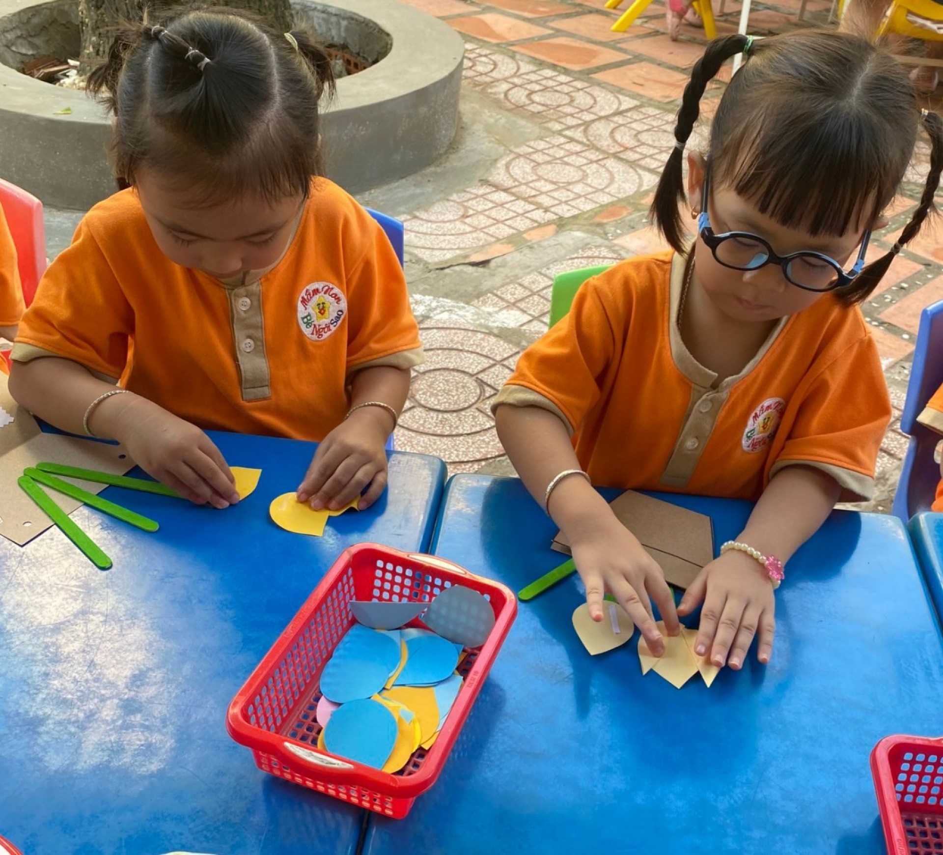 MÓN QUÀ 20/10 CỦA BÉ 