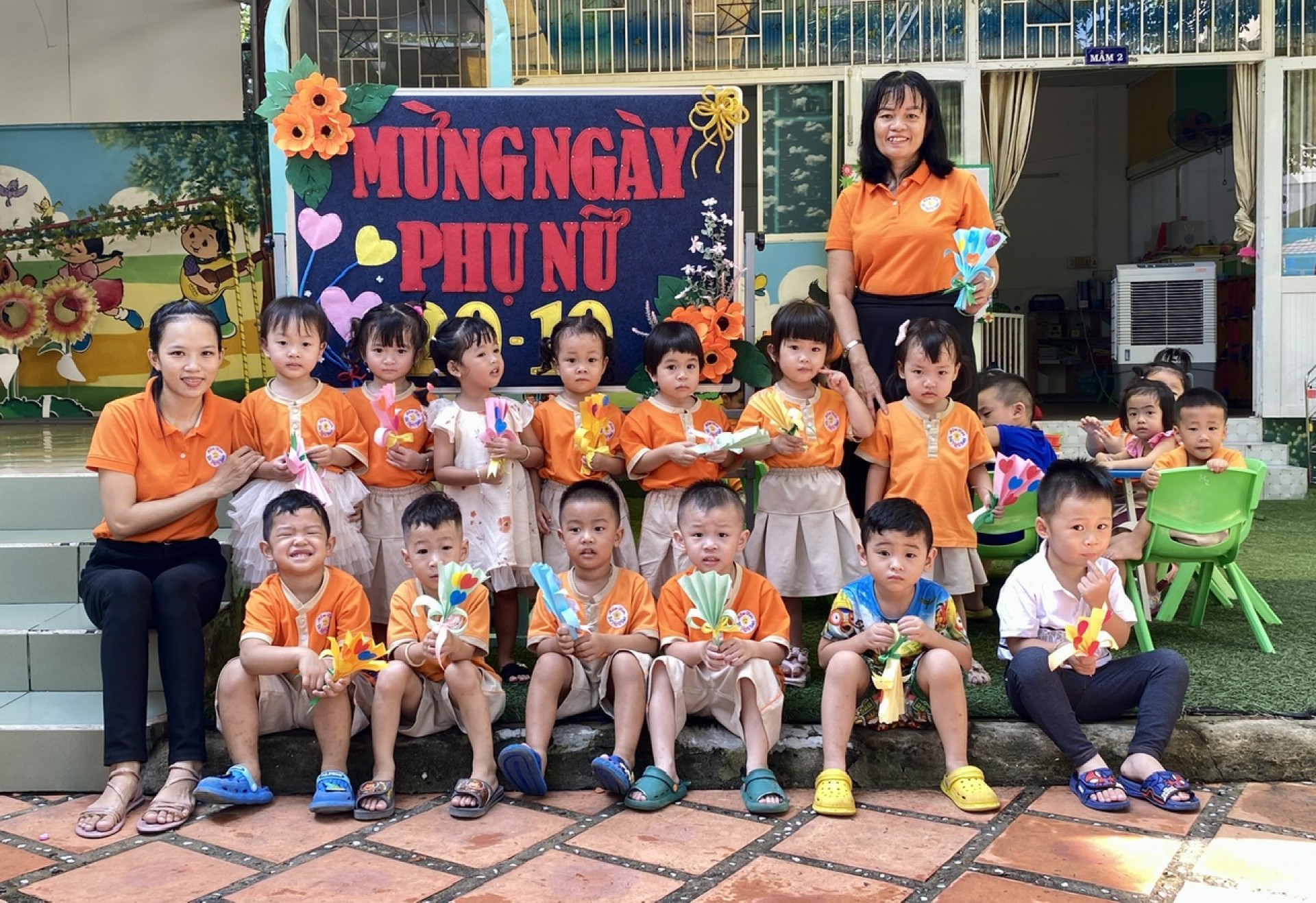 MÓN QUÀ 20/10 CỦA BÉ 