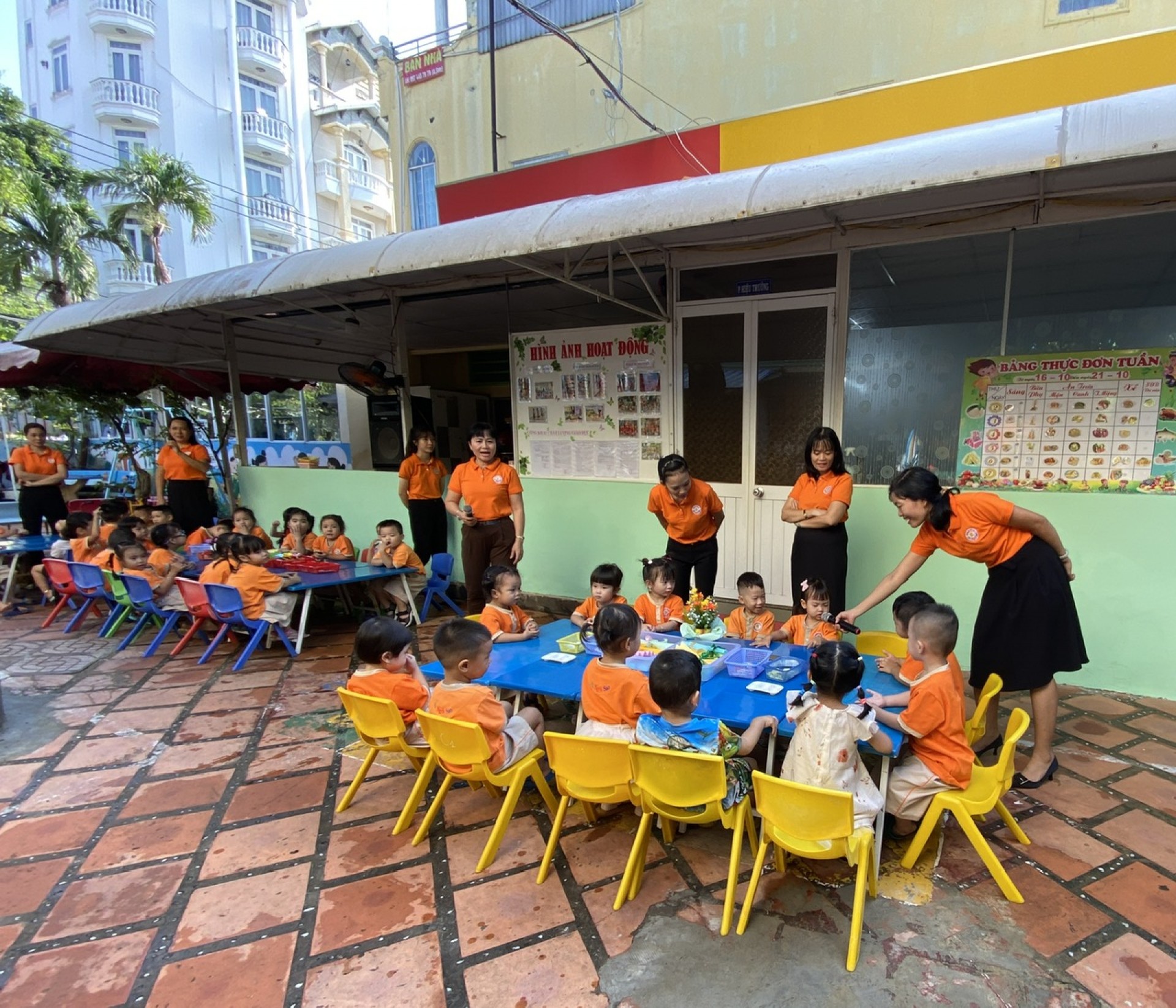 MÓN QUÀ 20/10 CỦA BÉ 