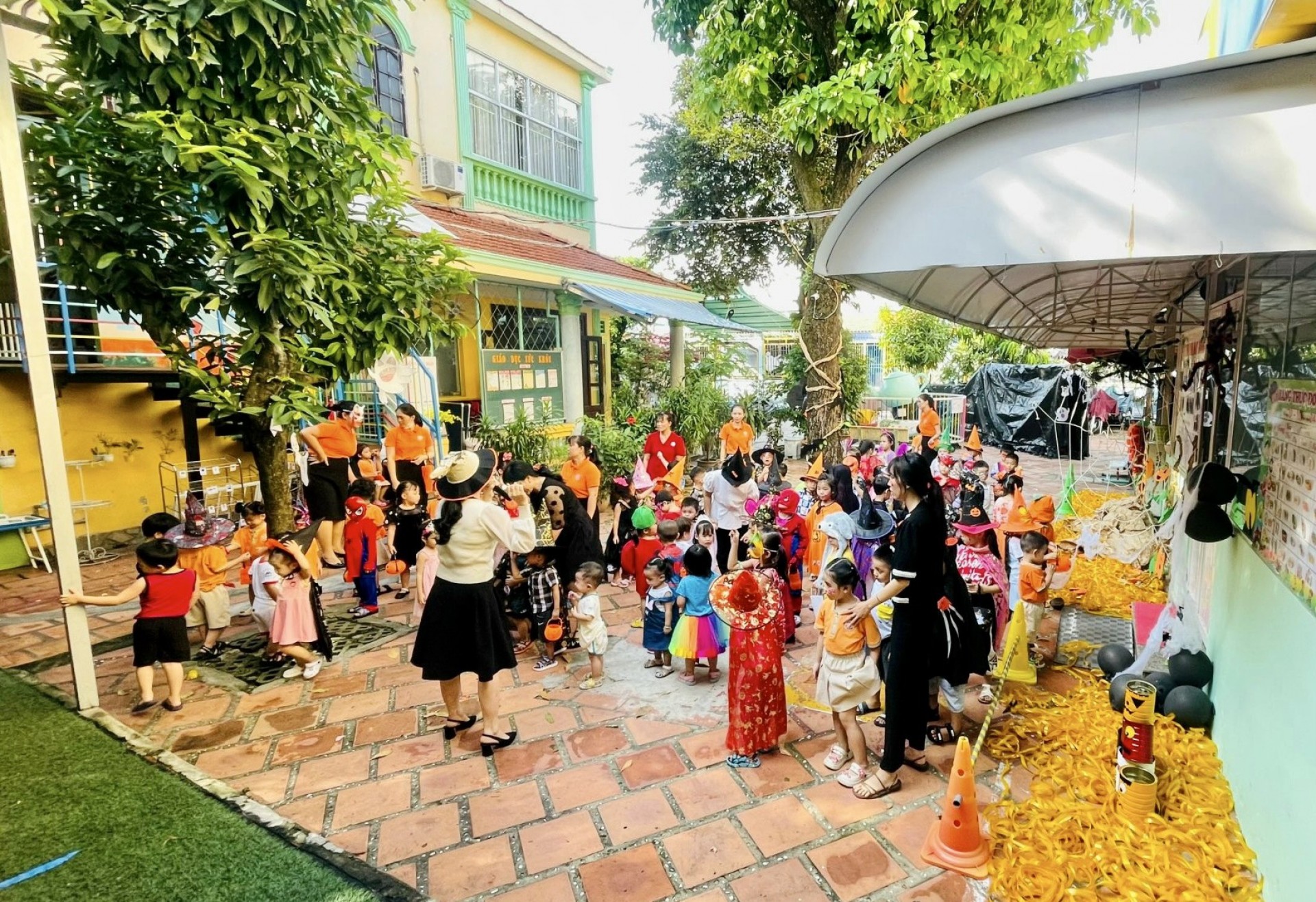 LỄ HỘI HÓA TRANG 2023