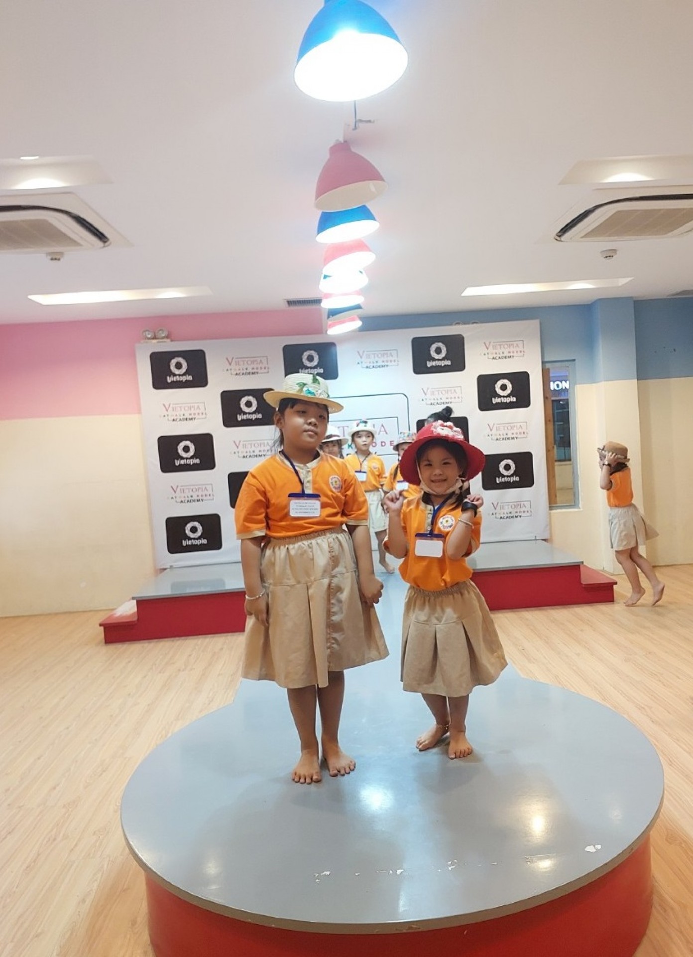 THÀNH PHỐ HƯỚNG NGHIỆP VIETOPIA - 2023 - LỚP LÁ