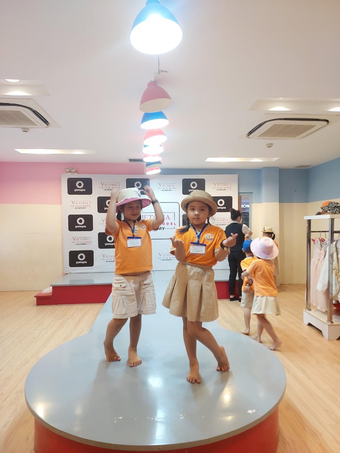 THÀNH PHỐ HƯỚNG NGHIỆP VIETOPIA - 2023 - LỚP LÁ