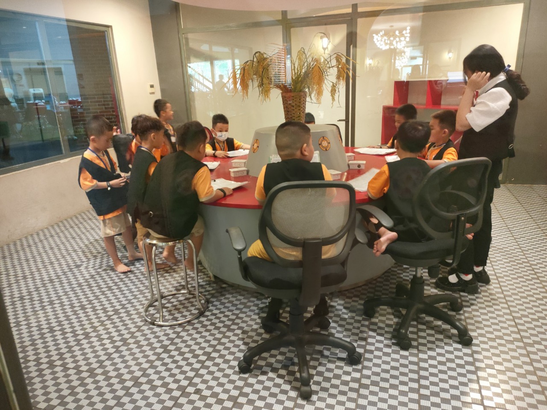 THÀNH PHỐ HƯỚNG NGHIỆP VIETOPIA - 2023 - LỚP LÁ