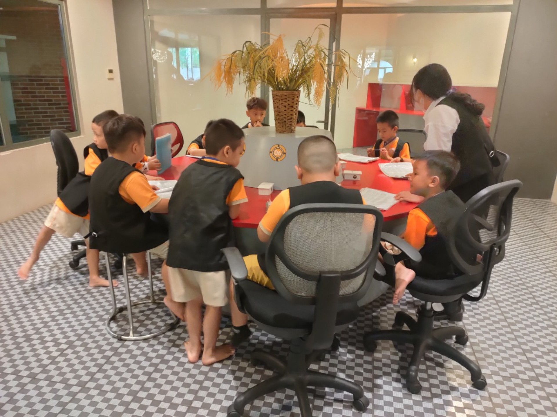 THÀNH PHỐ HƯỚNG NGHIỆP VIETOPIA - 2023 - LỚP LÁ