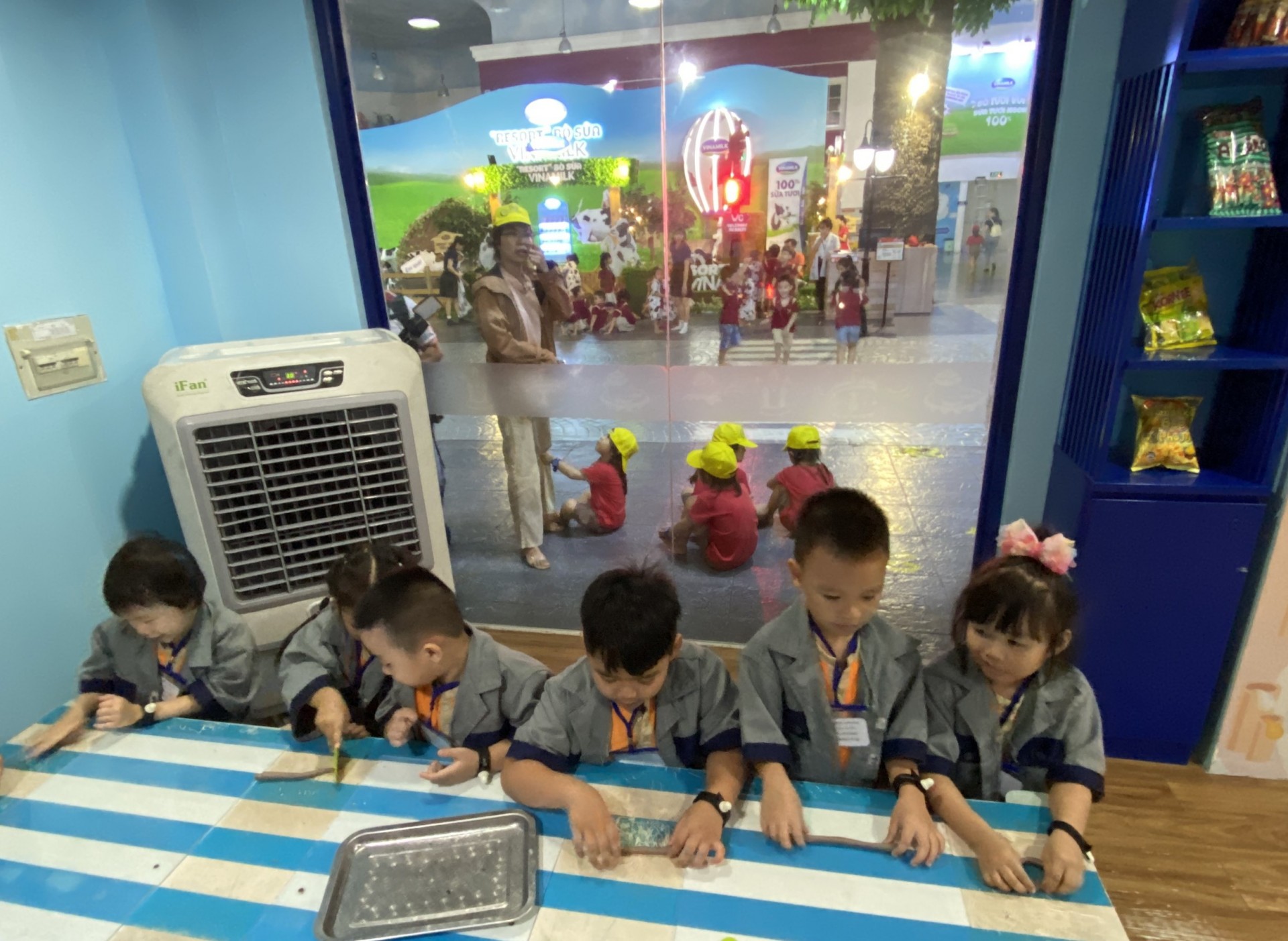 THÀNH PHỐ HƯỚNG NGHIỆP VIETOPIA - 2023 - LỚP LÁ