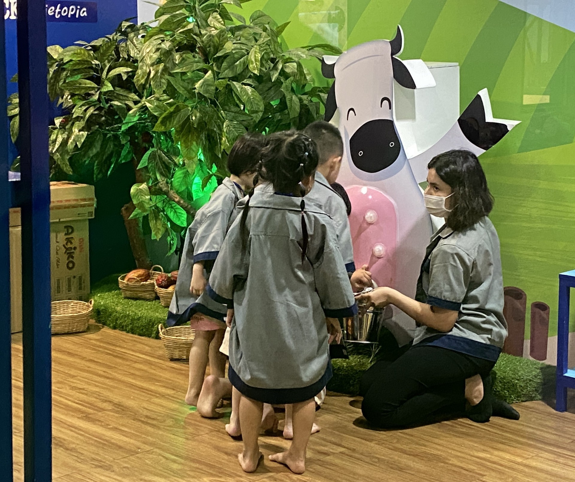 THÀNH PHỐ HƯỚNG NGHIỆP VIETOPIA - 2023 - LỚP LÁ