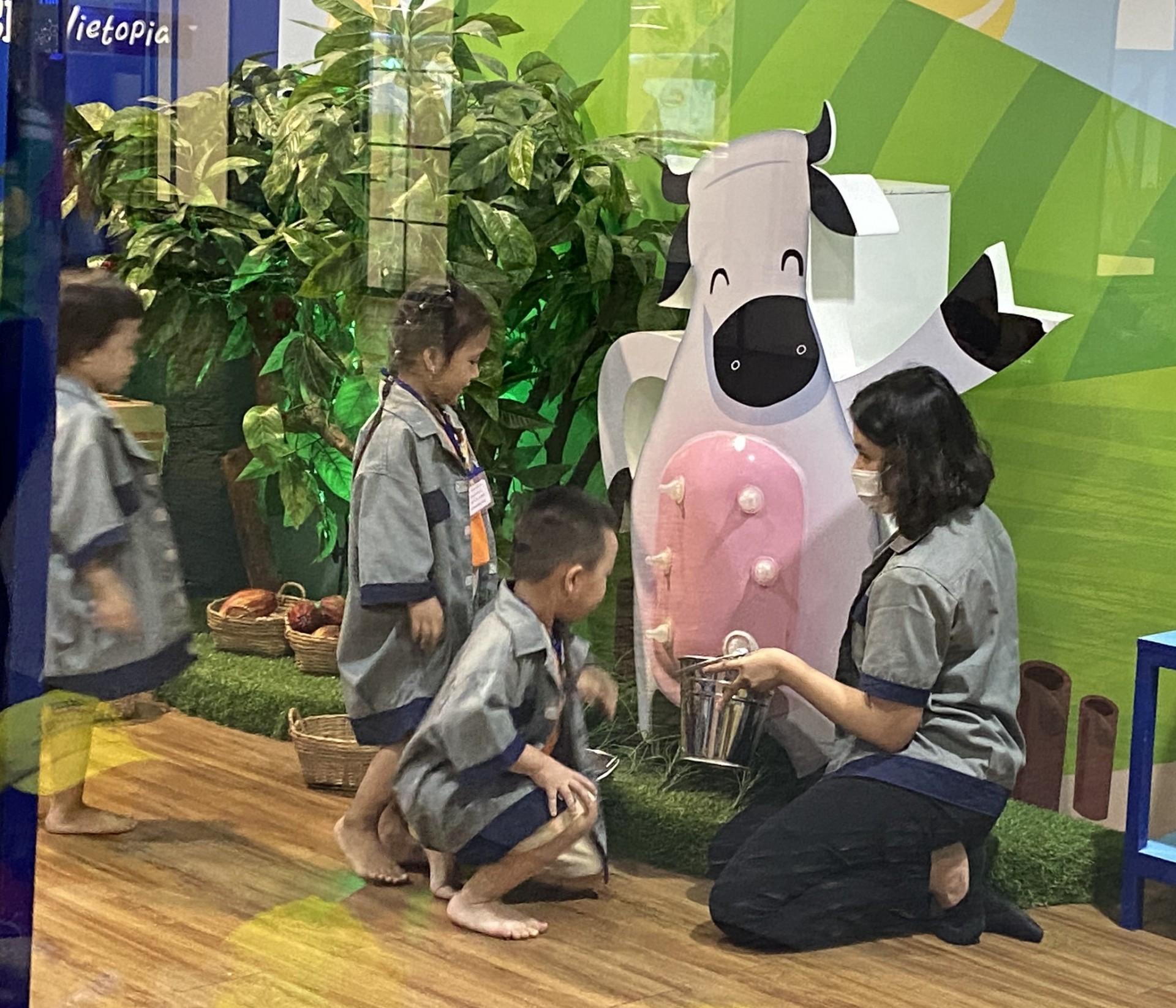 THÀNH PHỐ HƯỚNG NGHIỆP VIETOPIA - 2023 - LỚP LÁ