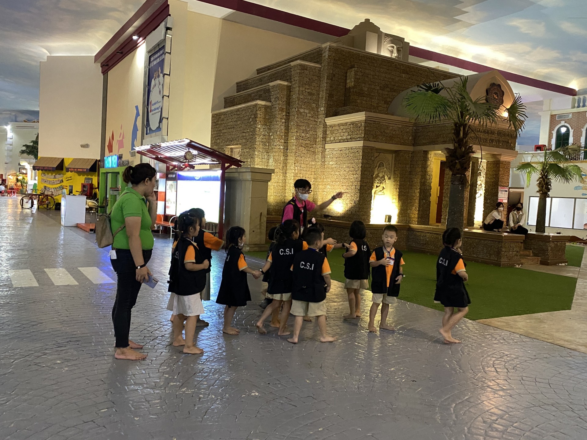 THÀNH PHỐ HƯỚNG NGHIỆP VIETOPIA - 2023 - LỚP LÁ