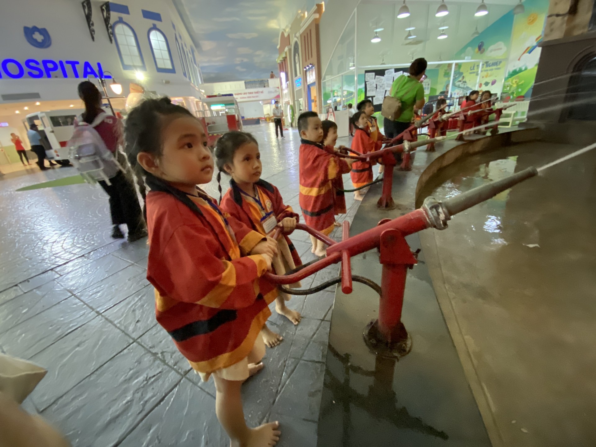 THÀNH PHỐ HƯỚNG NGHIỆP VIETOPIA - 2023 - LỚP LÁ