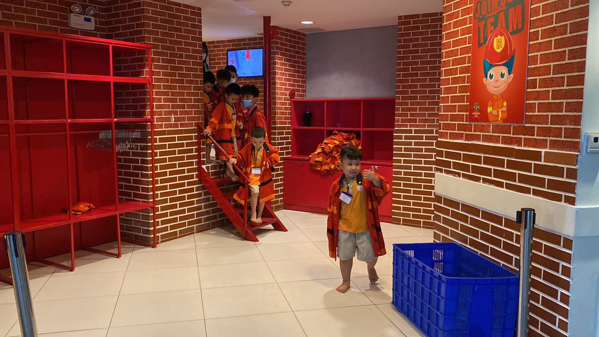 THÀNH PHỐ HƯỚNG NGHIỆP VIETOPIA - 2023 - LỚP LÁ