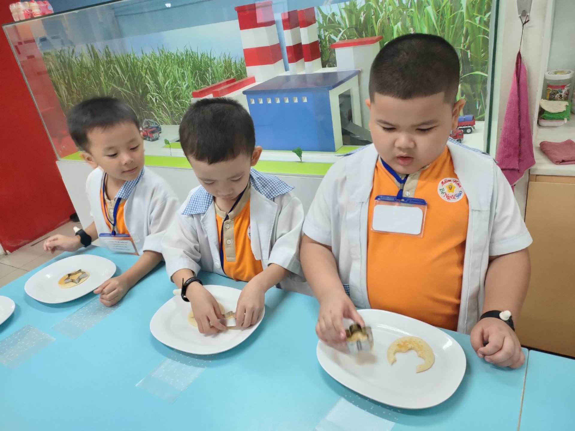 THÀNH PHỐ HƯỚNG NGHIỆP VIETOPIA - 2023 - LỚP LÁ