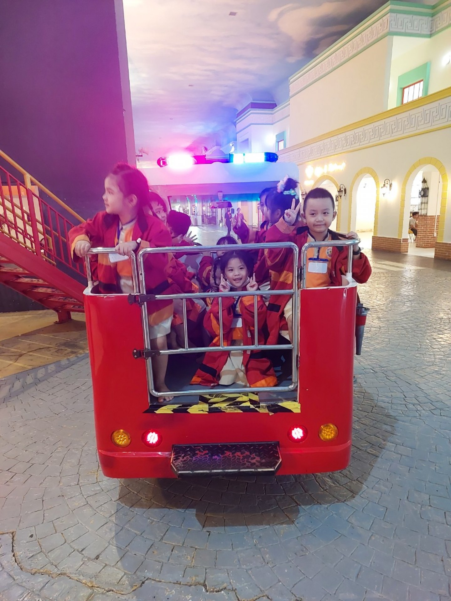 THÀNH PHỐ HƯỚNG NGHIỆP VIETOPIA - 2023 - LỚP LÁ