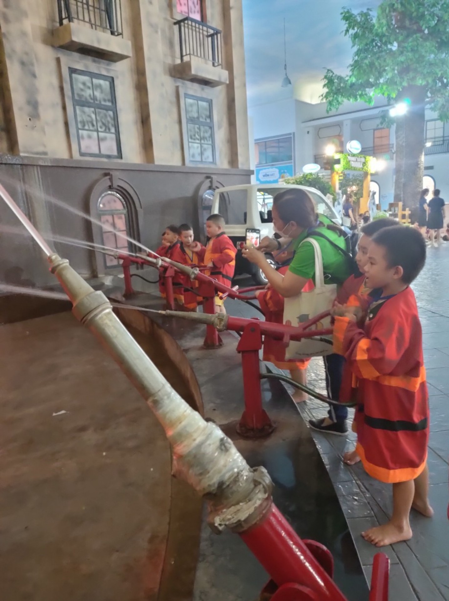 THÀNH PHỐ HƯỚNG NGHIỆP VIETOPIA - 2023 - LỚP LÁ