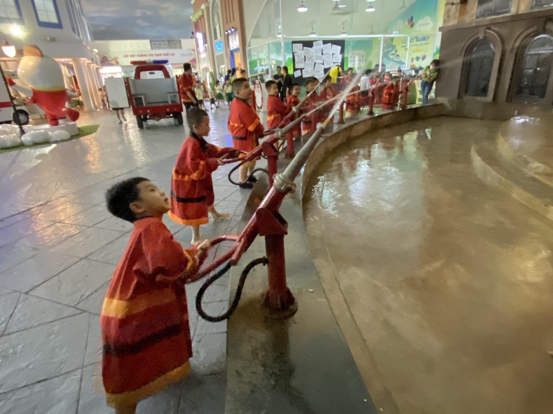 THÀNH PHỐ HƯỚNG NGHIỆP VIETOPIA - 2023 - LỚP LÁ