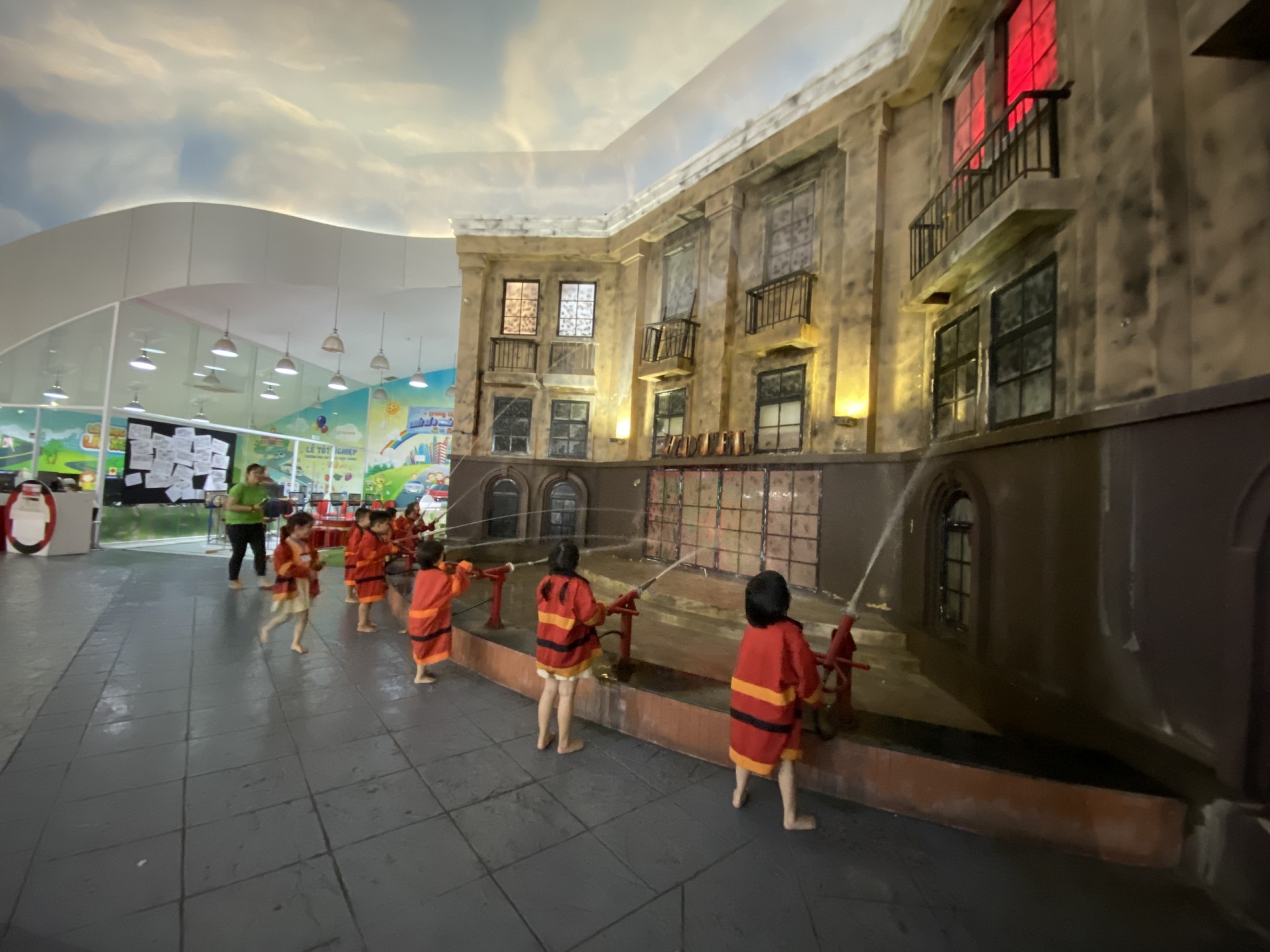 THÀNH PHỐ HƯỚNG NGHIỆP VIETOPIA - 2023 - LỚP LÁ