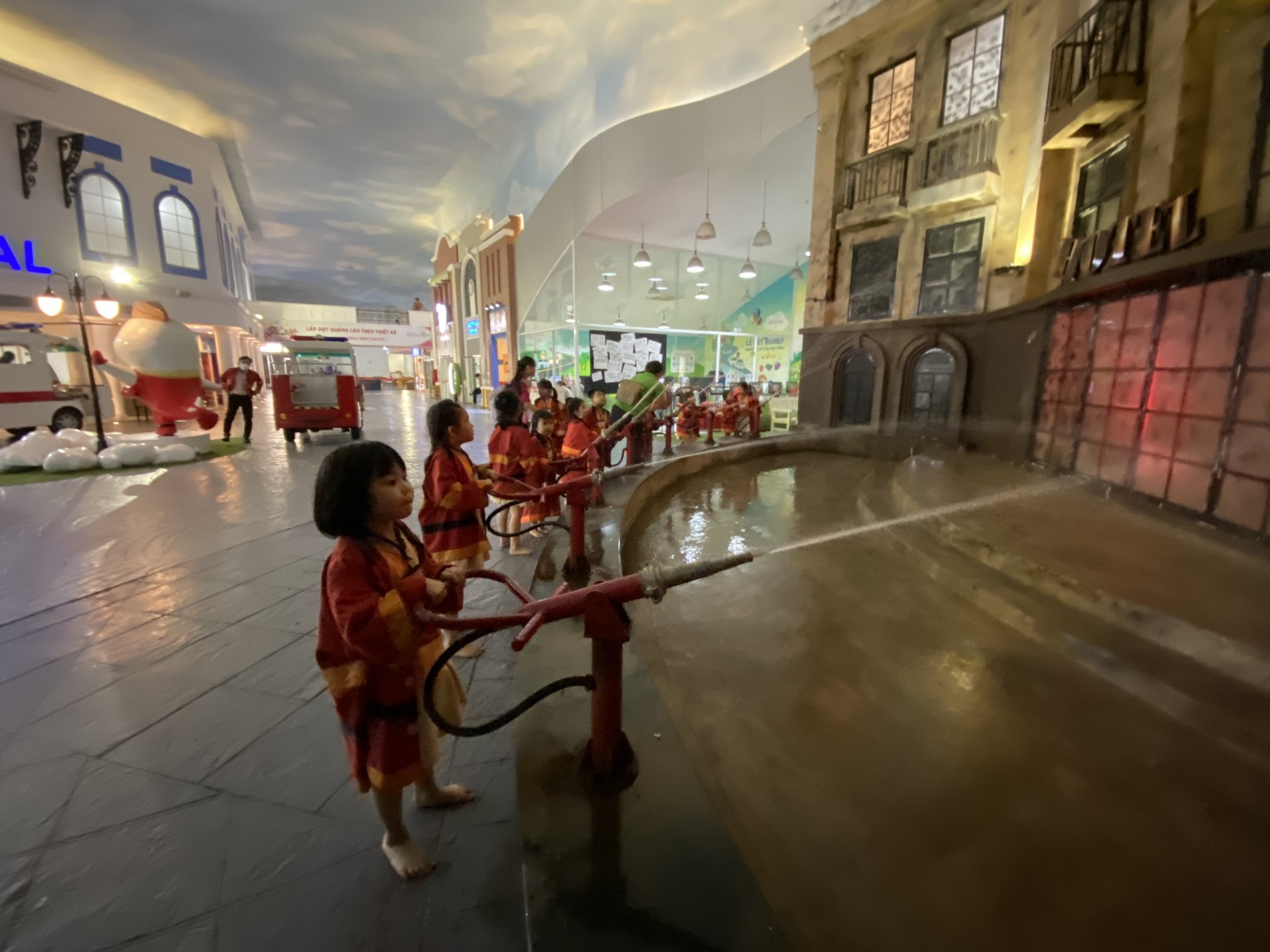 THÀNH PHỐ HƯỚNG NGHIỆP VIETOPIA - 2023 - LỚP LÁ