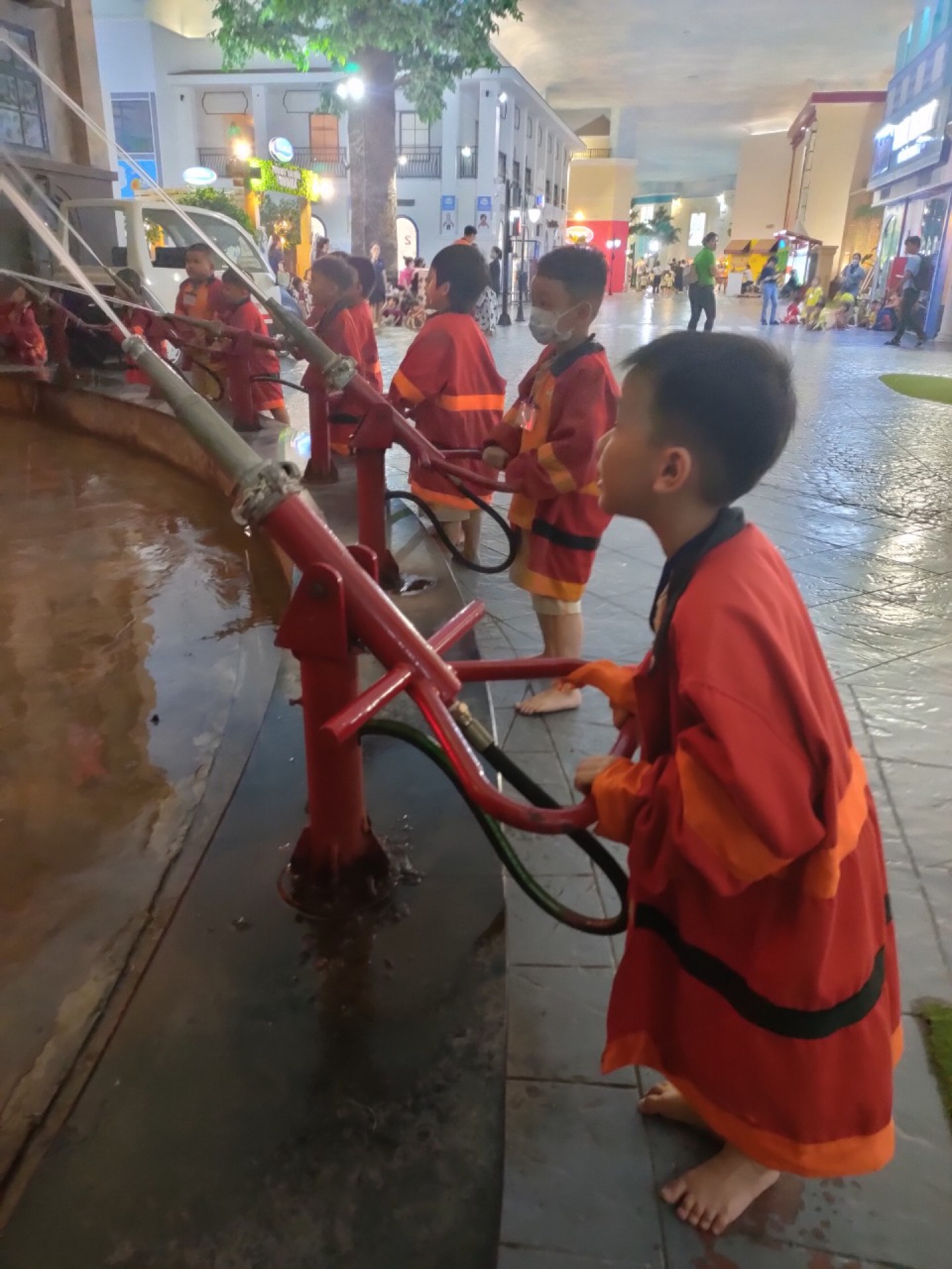 THÀNH PHỐ HƯỚNG NGHIỆP VIETOPIA - 2023 - LỚP LÁ