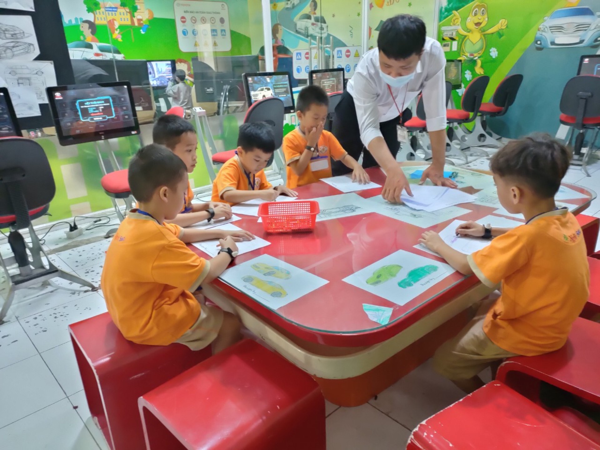 THÀNH PHỐ HƯỚNG NGHIỆP VIETOPIA - 2023 - LỚP LÁ