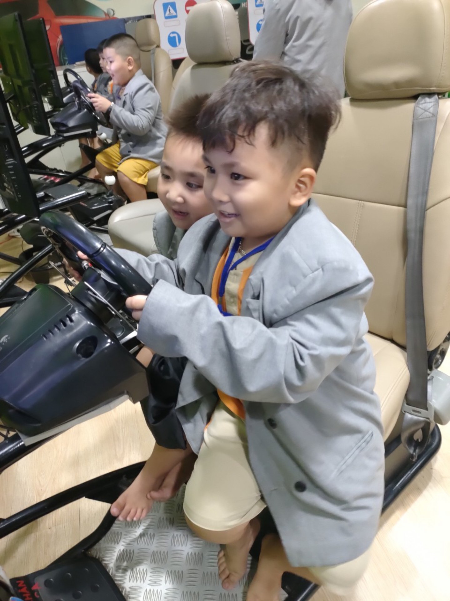 THÀNH PHỐ HƯỚNG NGHIỆP VIETOPIA - 2023 - LỚP LÁ