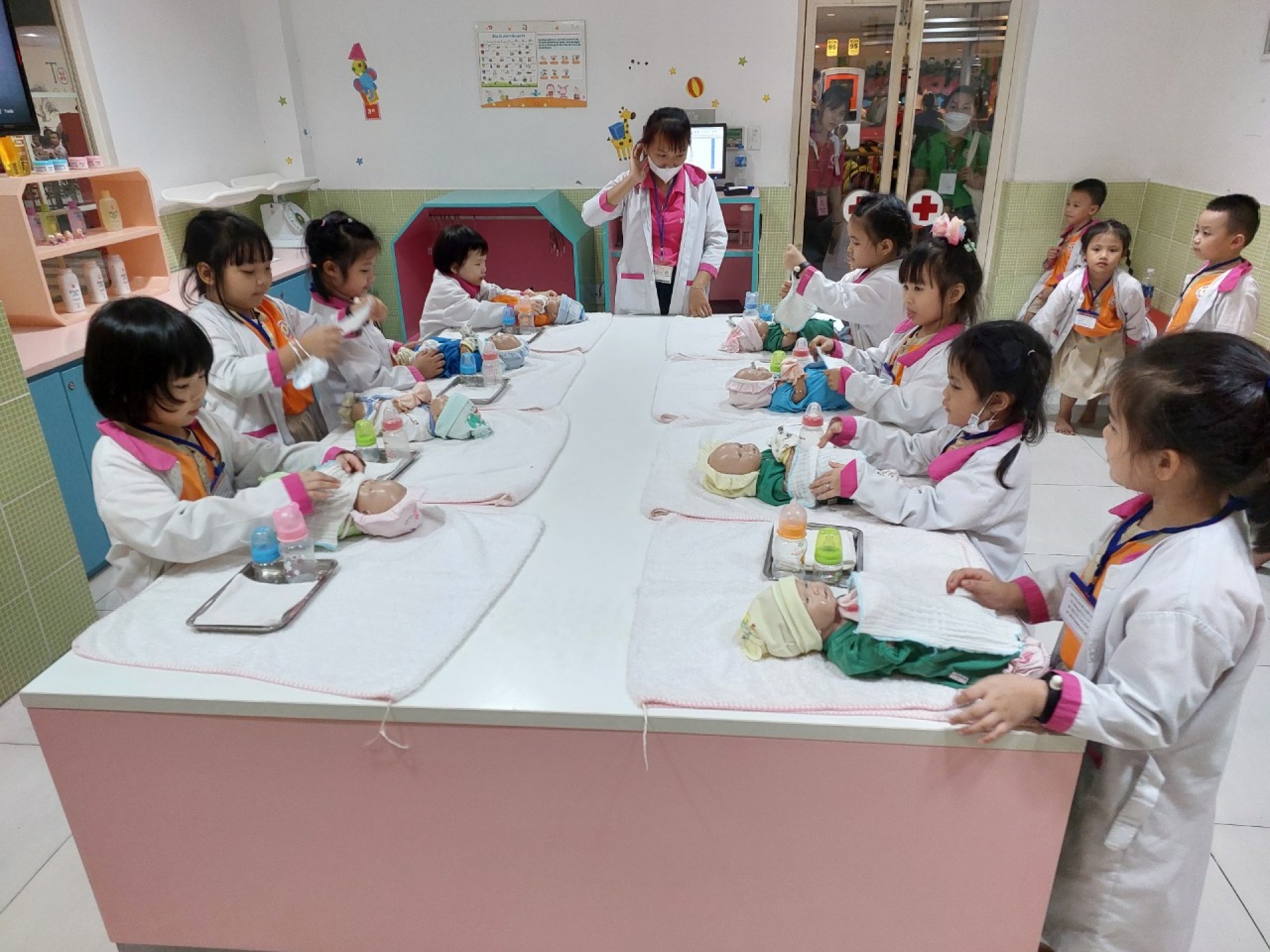 THÀNH PHỐ HƯỚNG NGHIỆP VIETOPIA - 2023 - LỚP LÁ