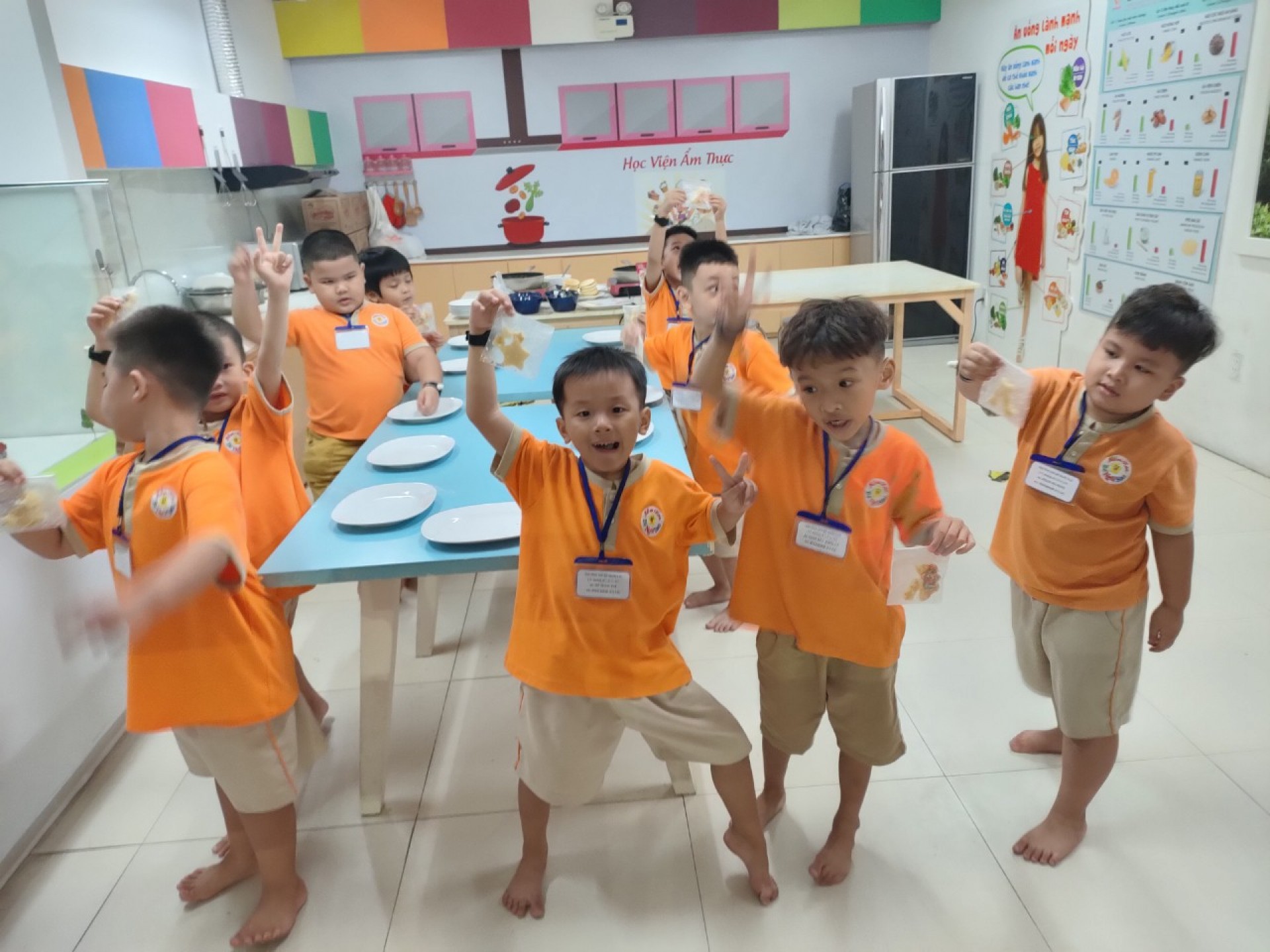 THÀNH PHỐ HƯỚNG NGHIỆP VIETOPIA - 2023 - LỚP LÁ