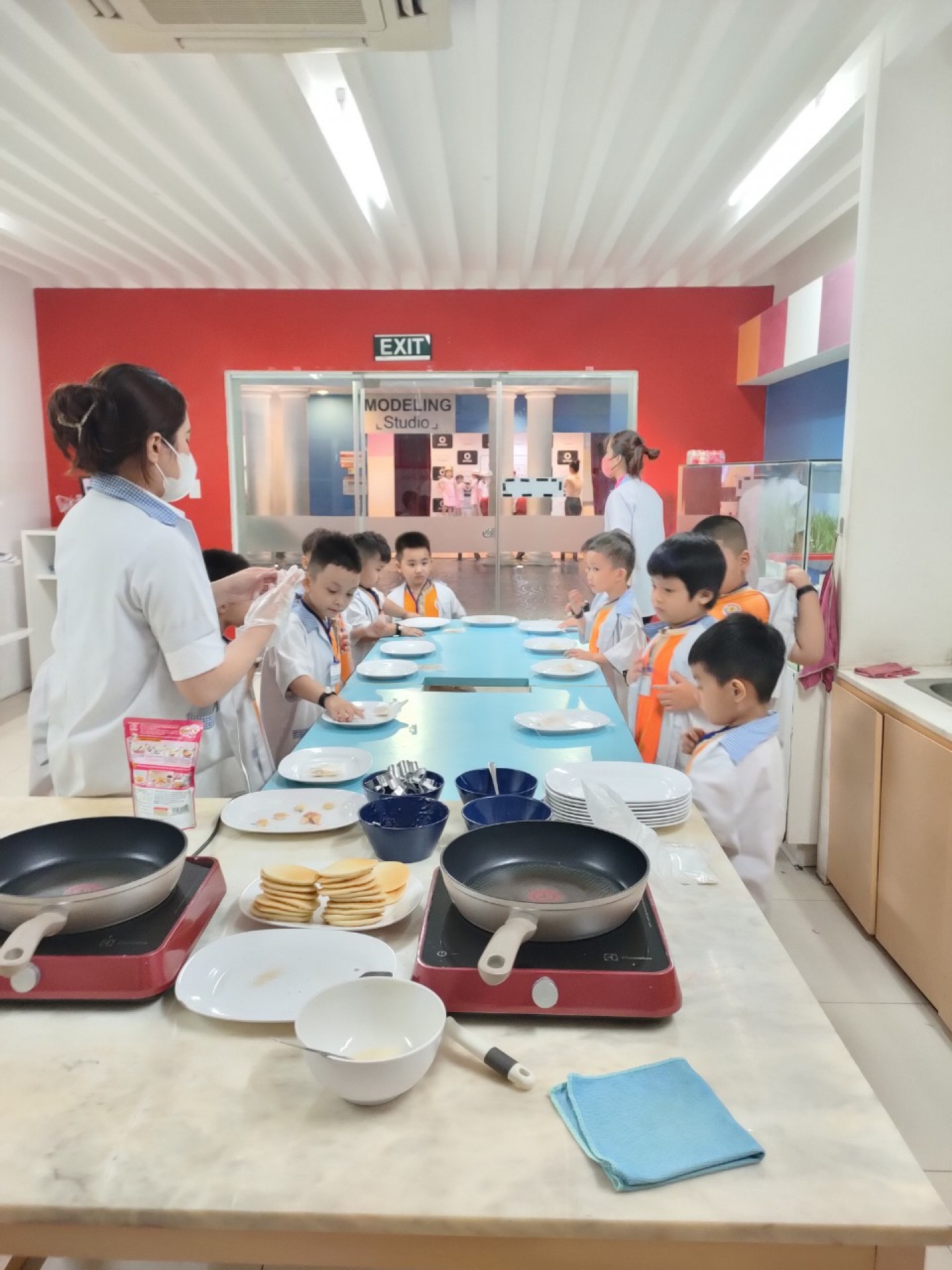 THÀNH PHỐ HƯỚNG NGHIỆP VIETOPIA - 2023 - LỚP LÁ