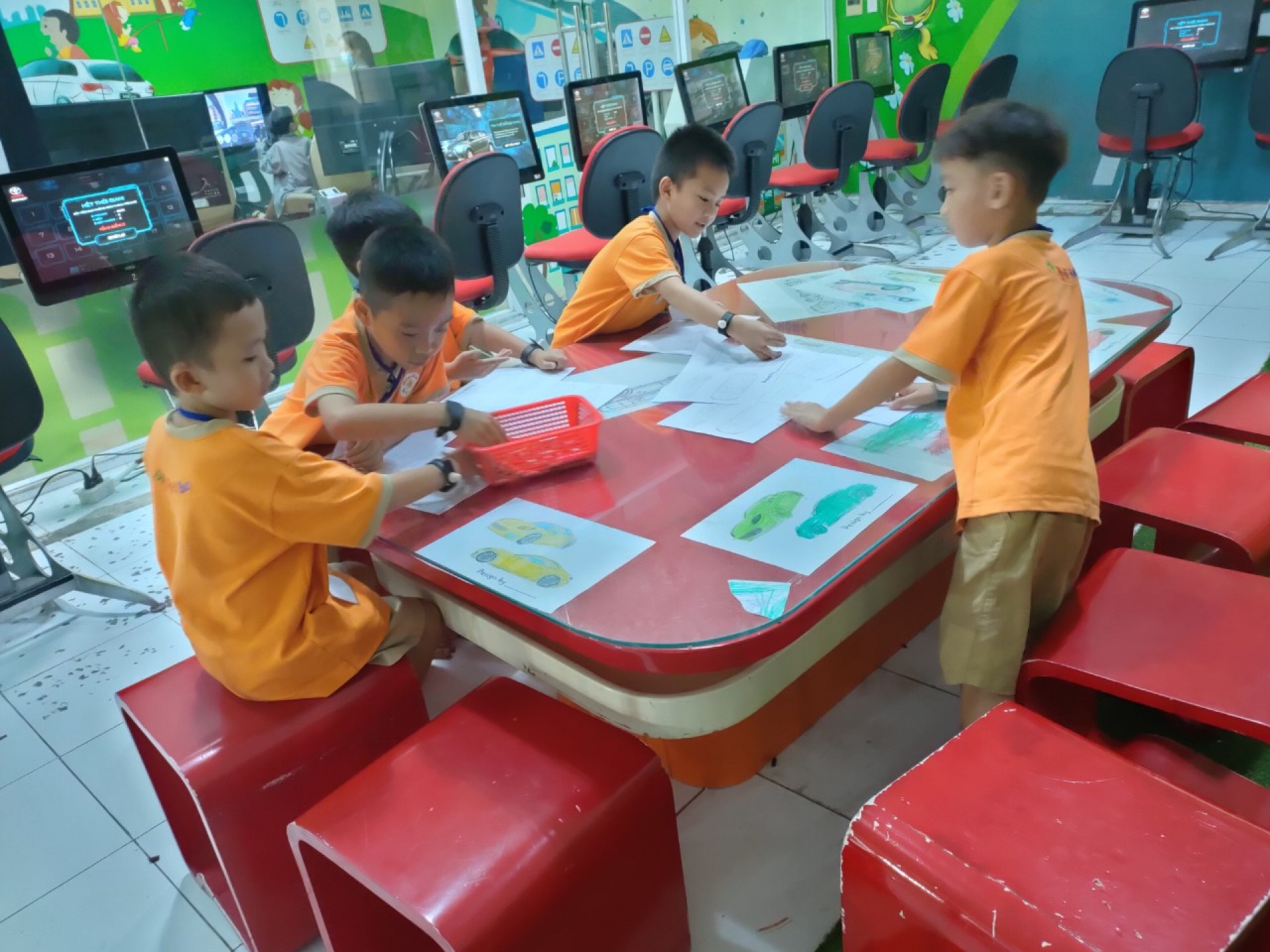 THÀNH PHỐ HƯỚNG NGHIỆP VIETOPIA - 2023 - LỚP LÁ