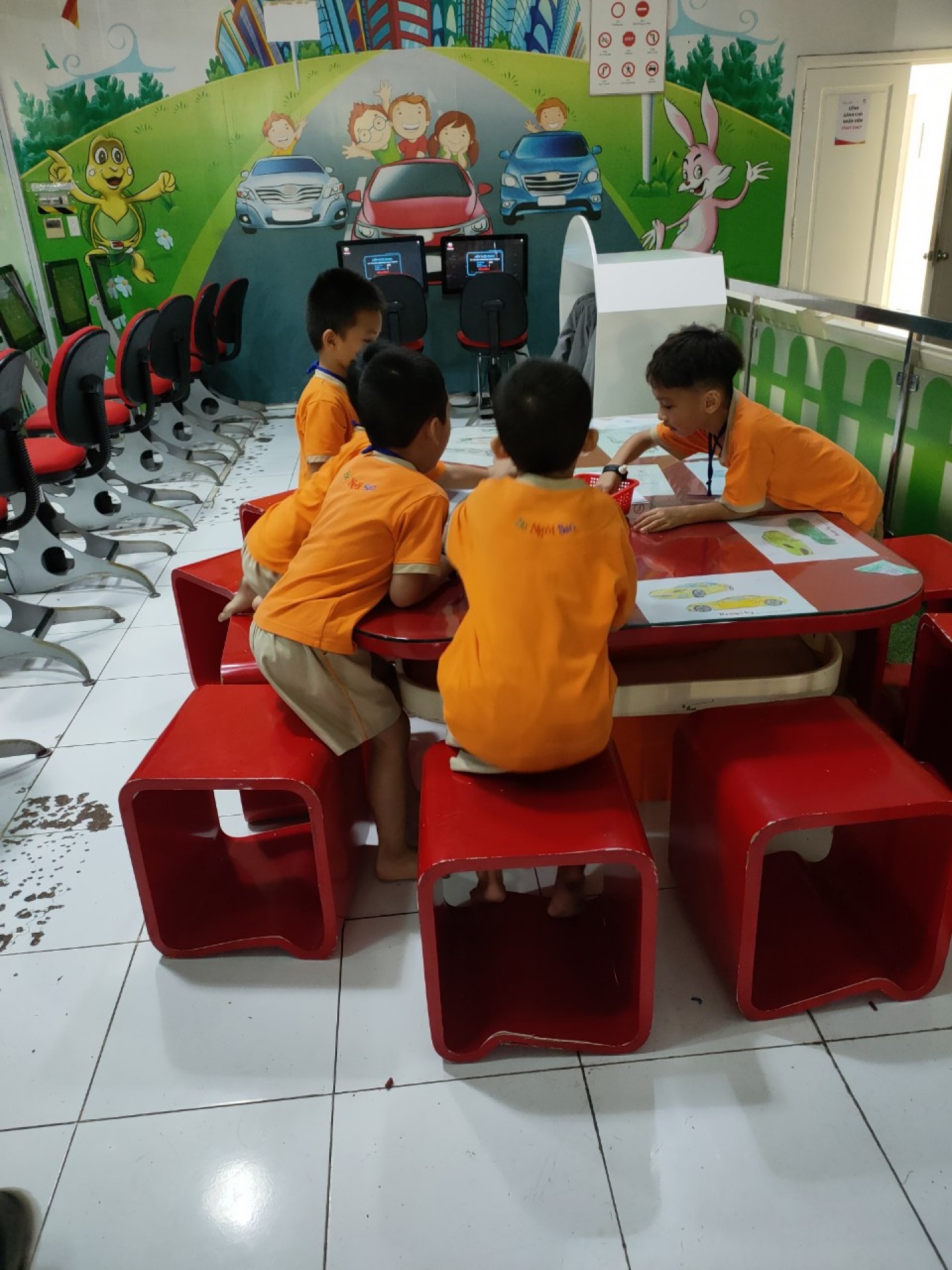 THÀNH PHỐ HƯỚNG NGHIỆP VIETOPIA - 2023 - LỚP LÁ